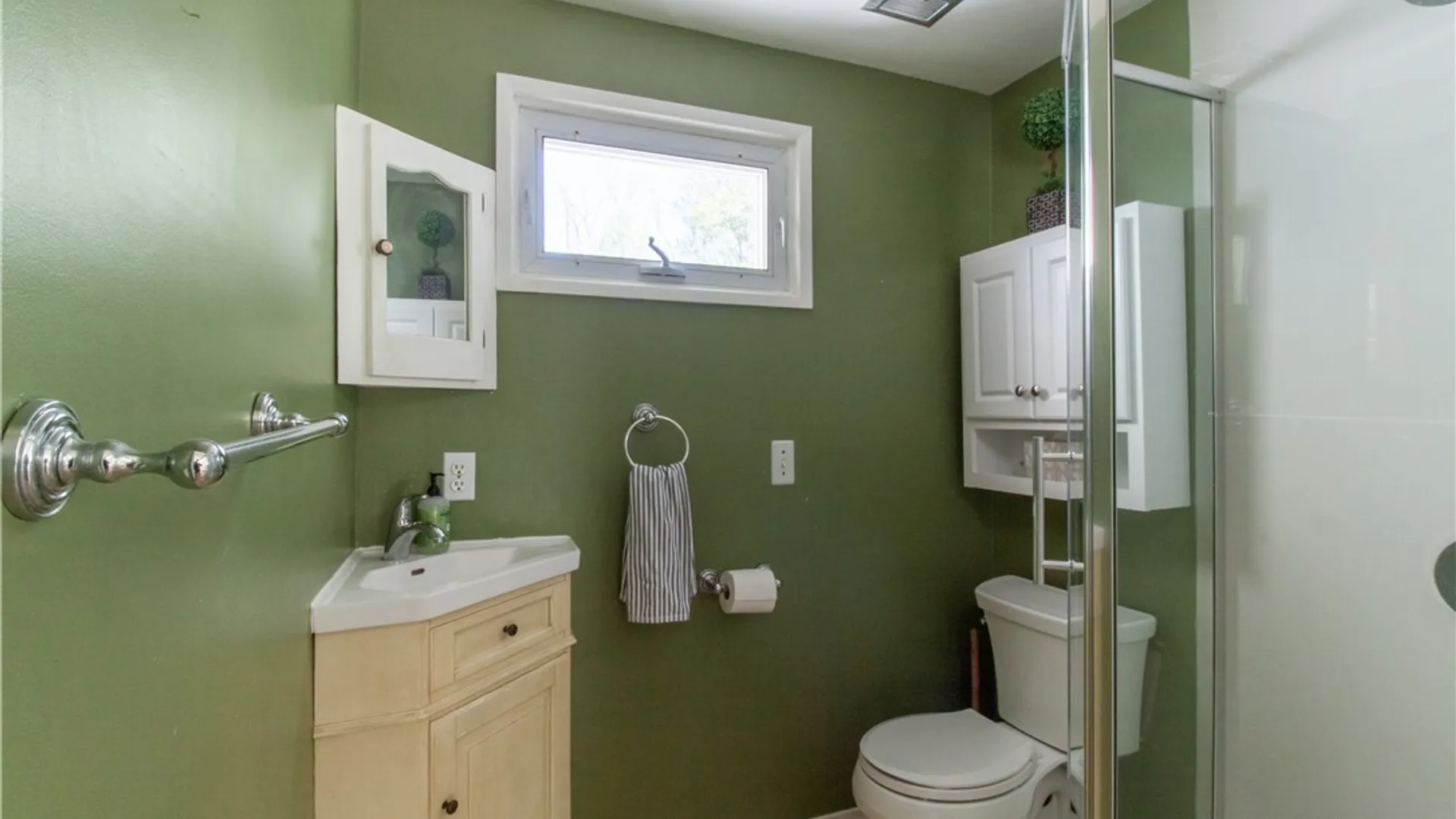 Property at 100 Newcastle Road, Rochester, NY 14610 20