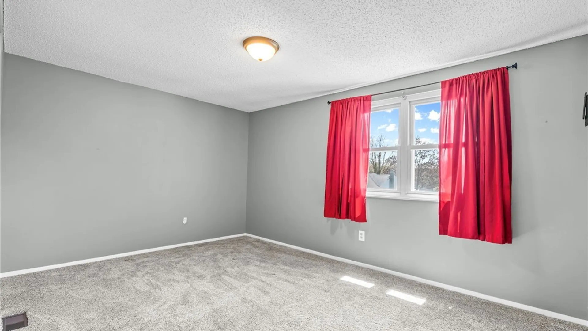 Property at 6612 Royal Parkway, Lockport Town, NY 14094 11