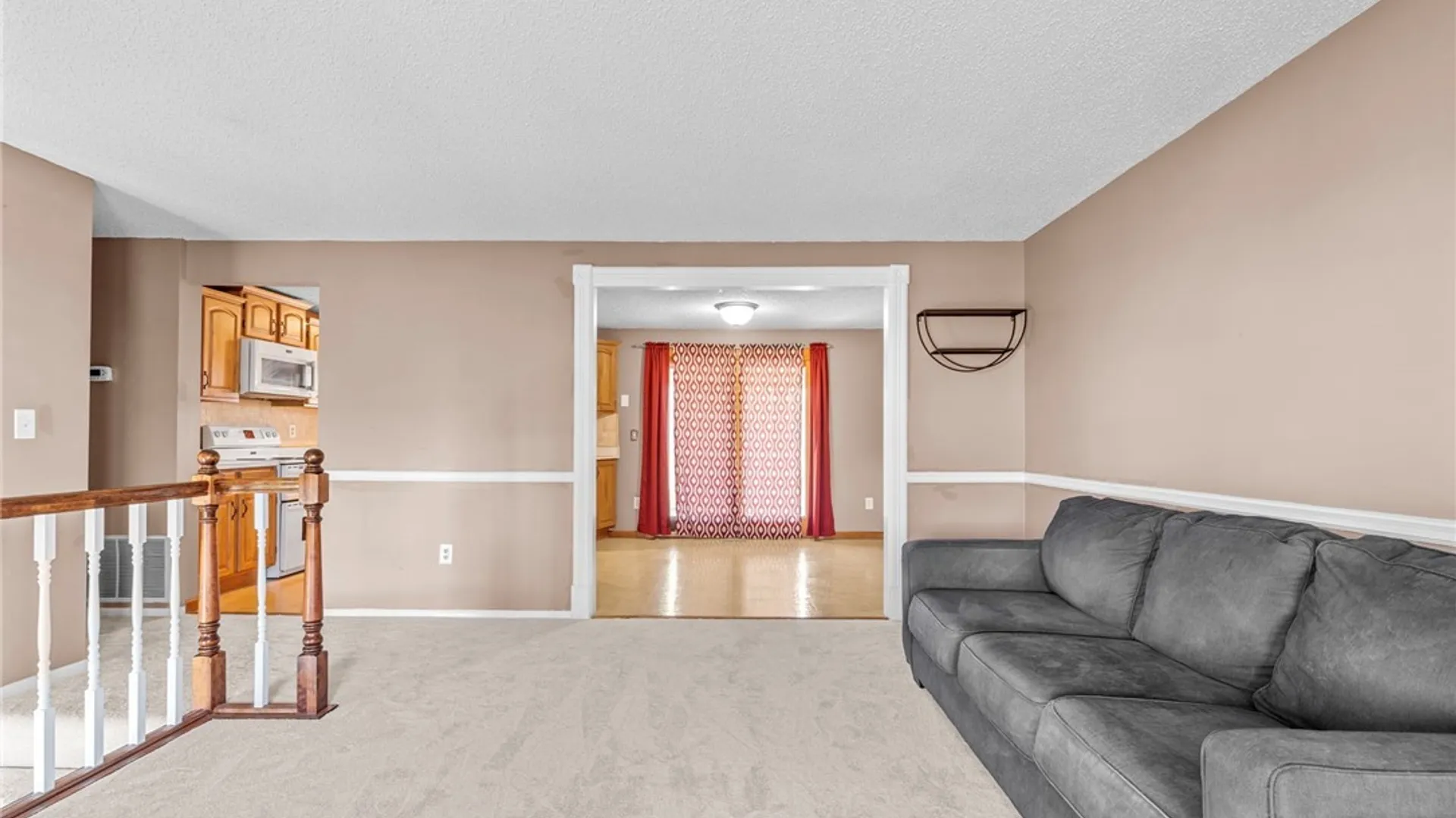 Property at 6612 Royal Parkway, Lockport Town, NY 14094 4