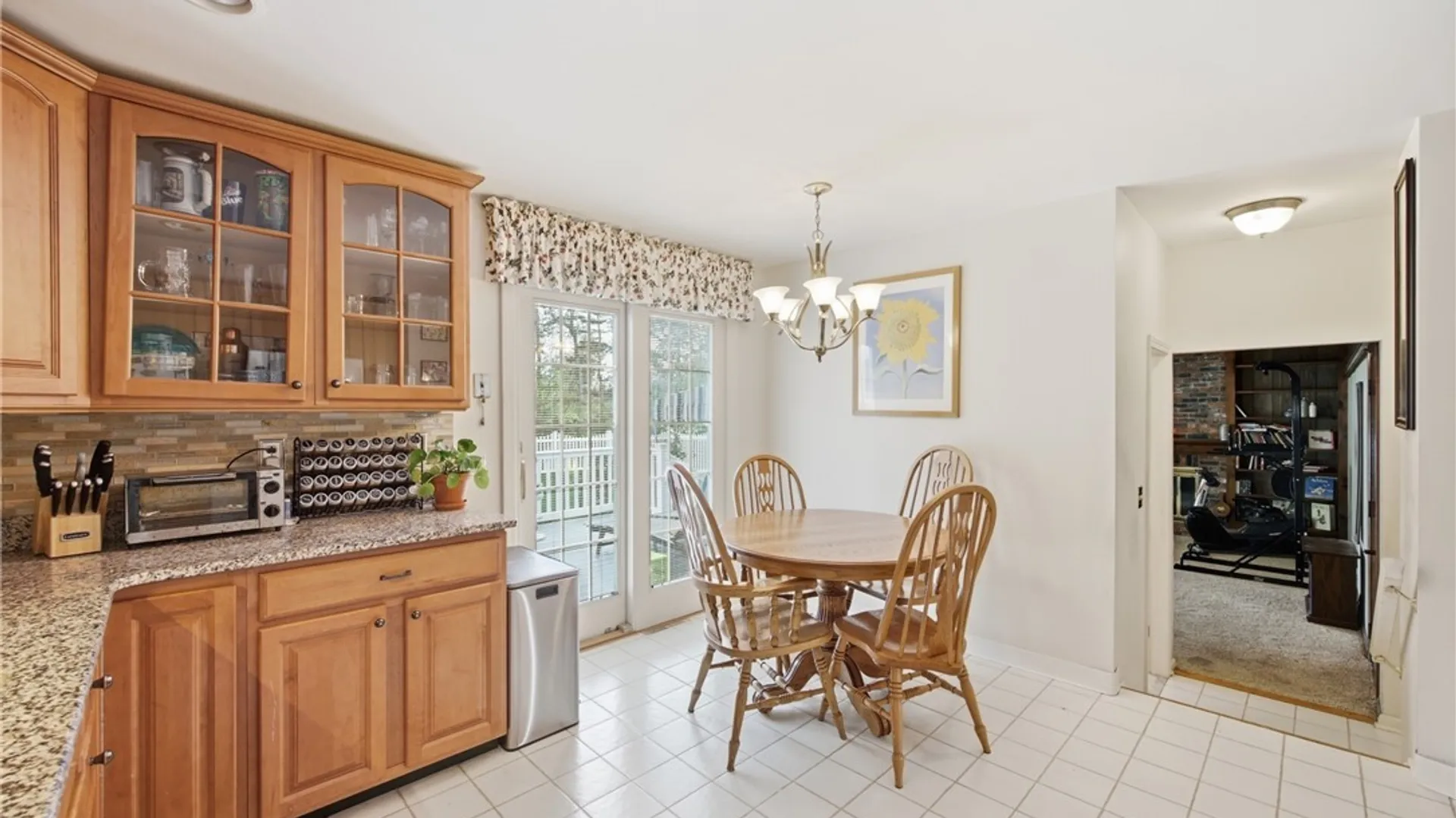 Property at 202 Oakbrook Drive, Amherst, NY 14221 12