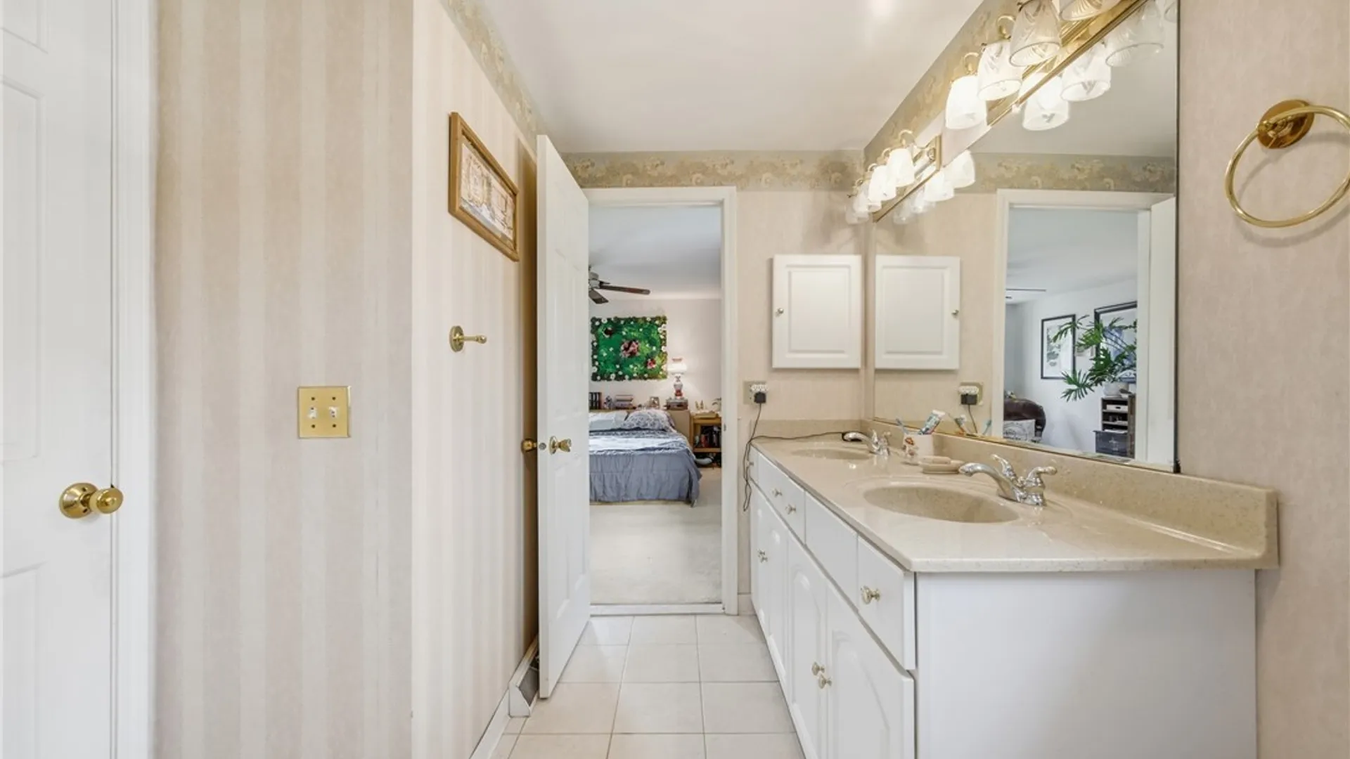 Property at 202 Oakbrook Drive, Amherst, NY 14221 25