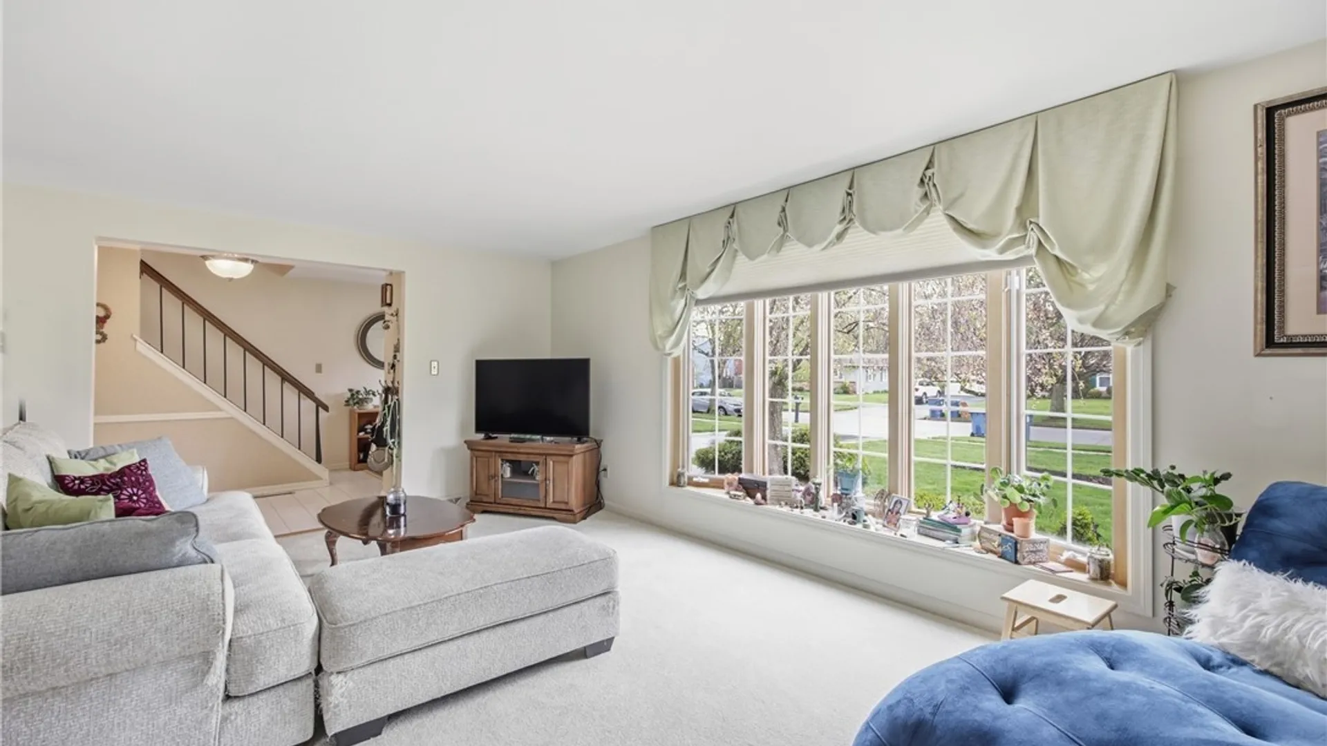 Property at 202 Oakbrook Drive, Amherst, NY 14221 7
