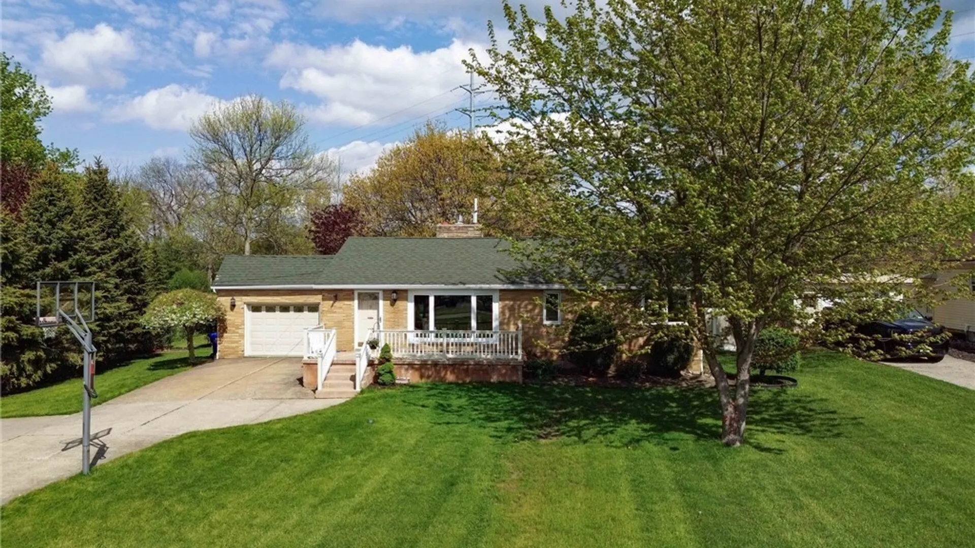 Property at 5459 Columbia Avenue, Hamburg, NY 14075 2