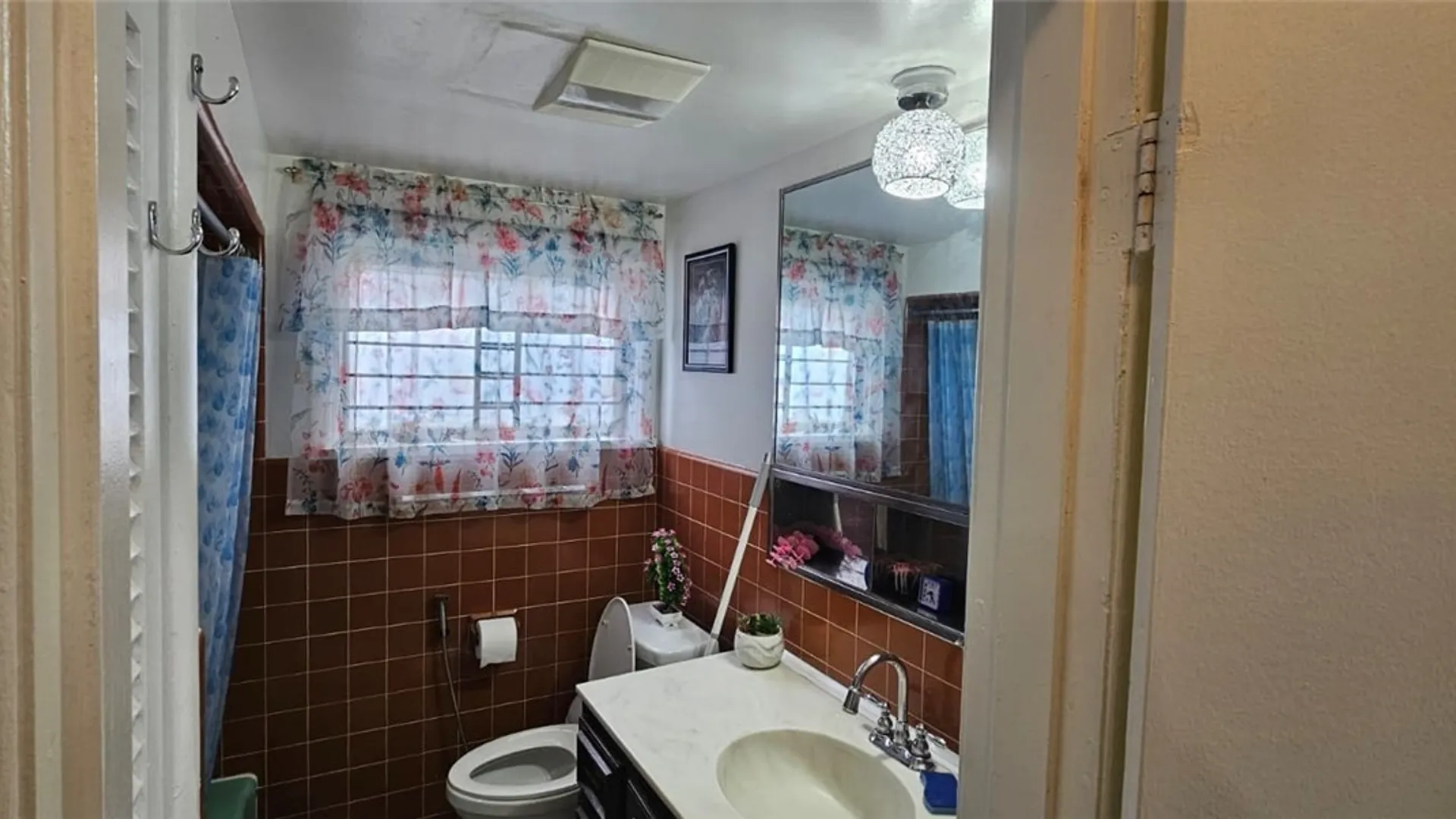 Property at 255 Hazelwood Avenue, Buffalo, NY 14215 17