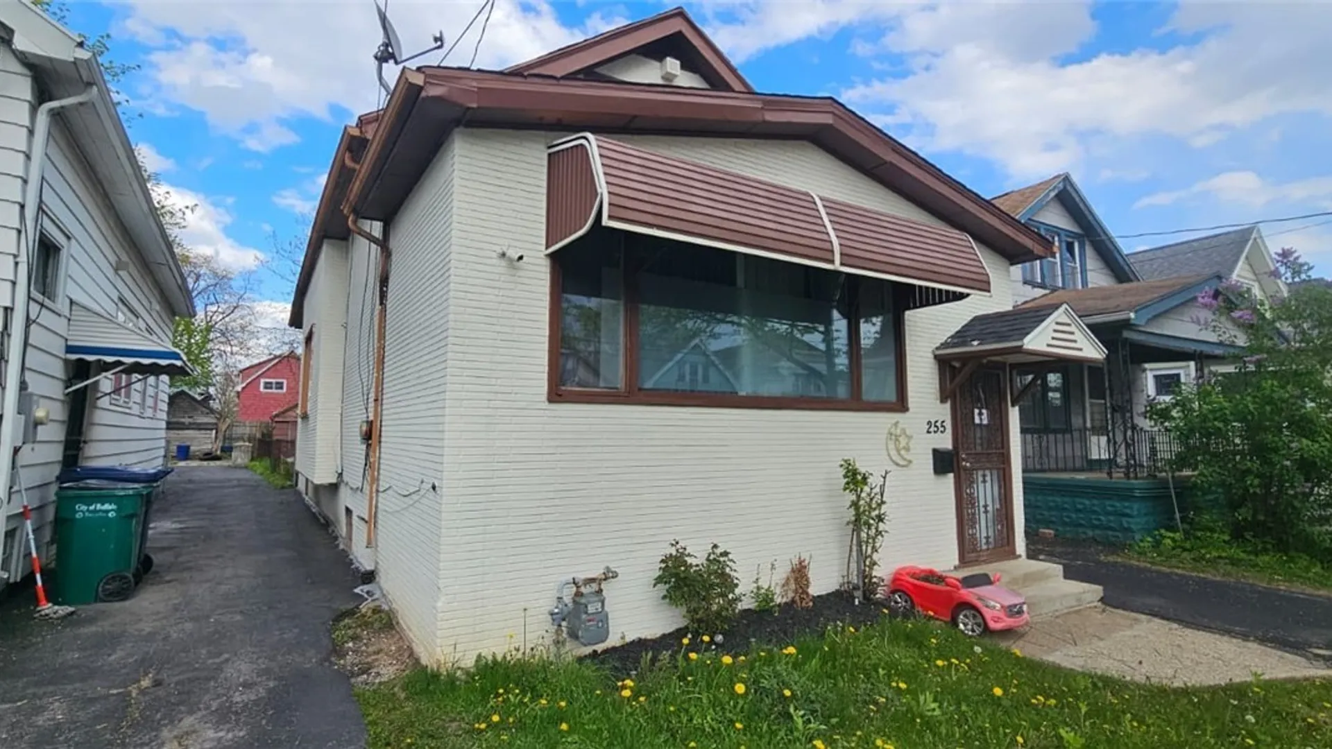 Property at 255 Hazelwood Avenue, Buffalo, NY 14215 2