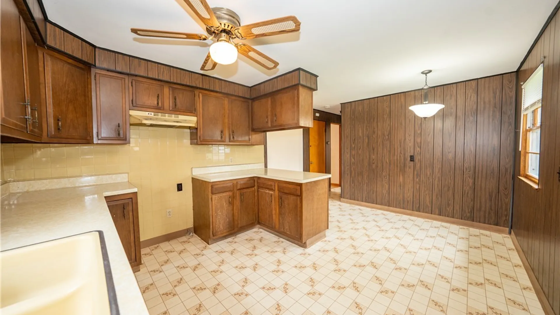 Property at 279 Pleasant Parkway, Cheektowaga, NY 14206 13