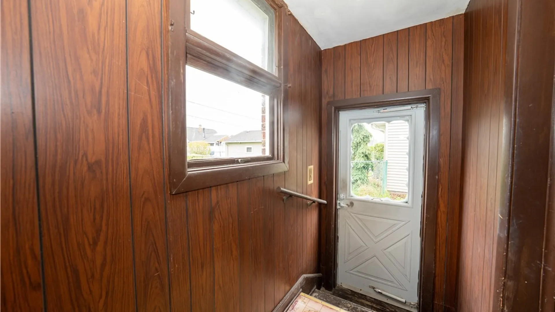 Property at 279 Pleasant Parkway, Cheektowaga, NY 14206 16