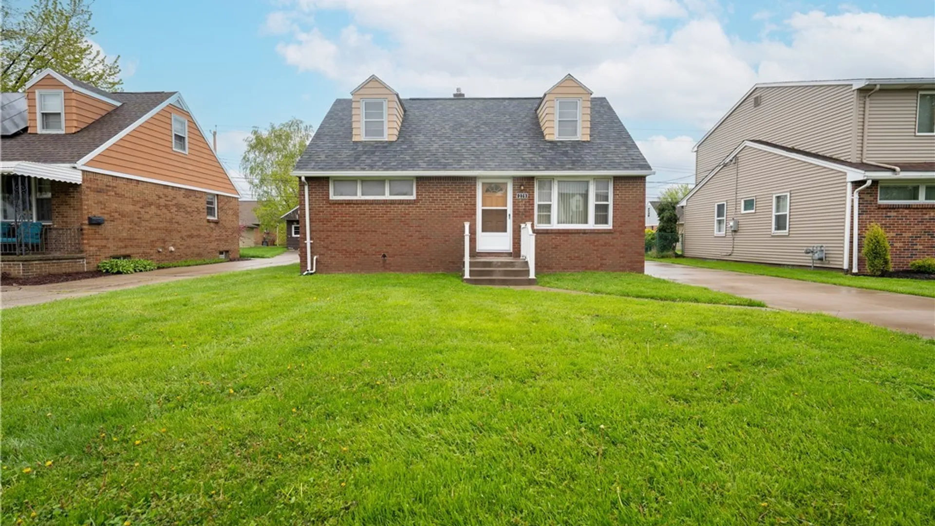 Property at 279 Pleasant Parkway, Cheektowaga, NY 14206 2
