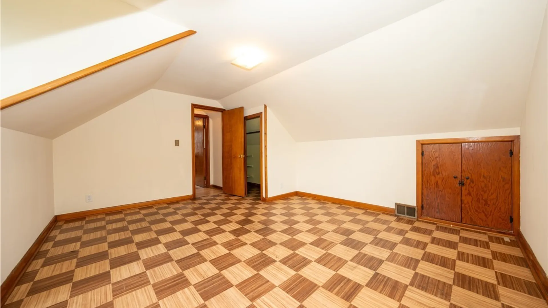 Property at 279 Pleasant Parkway, Cheektowaga, NY 14206 31