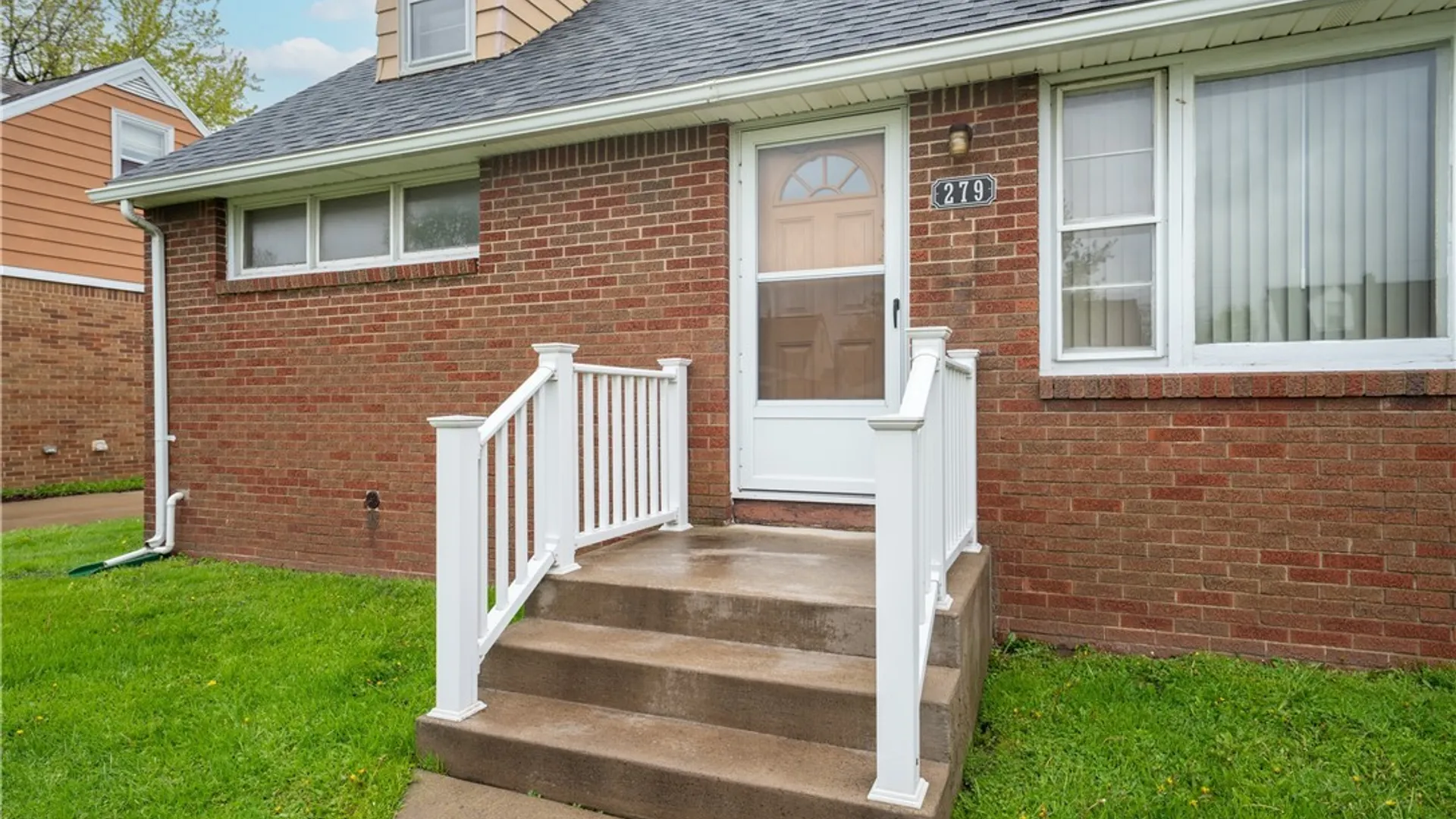 Property at 279 Pleasant Parkway, Cheektowaga, NY 14206 4
