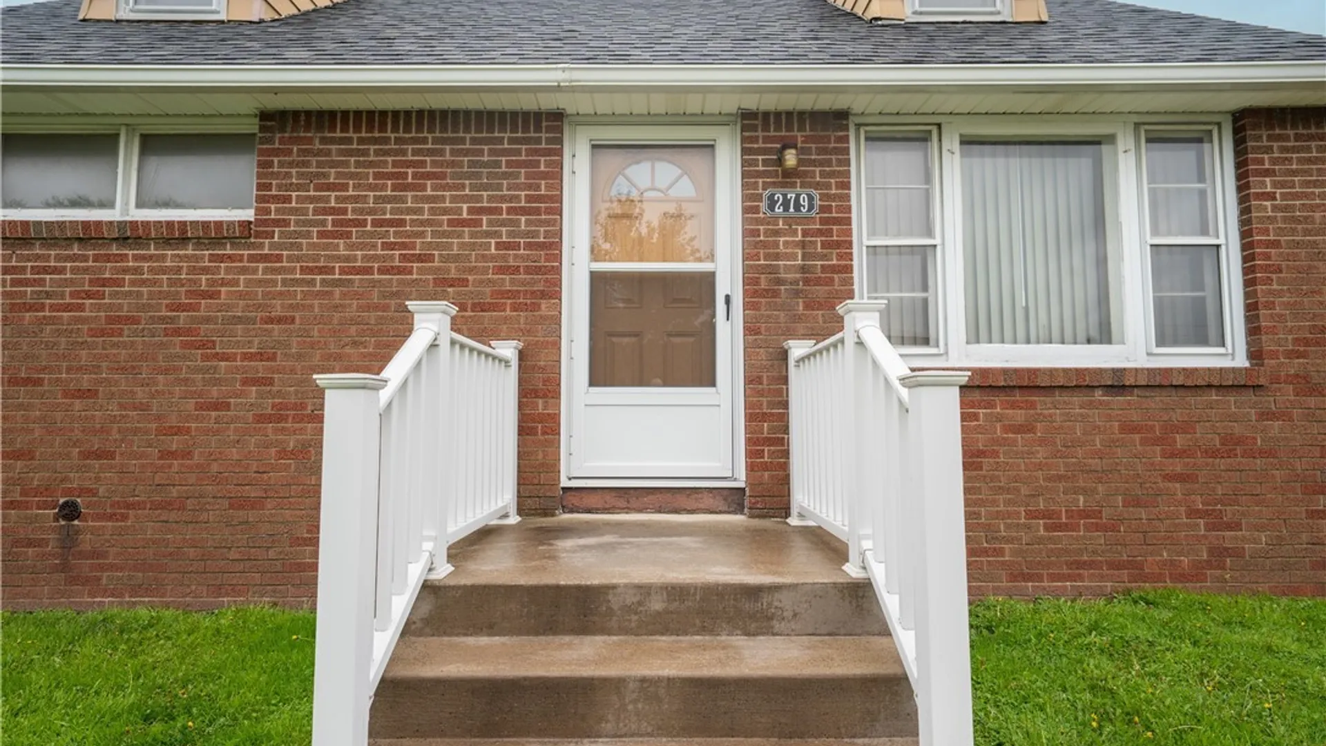 Property at 279 Pleasant Parkway, Cheektowaga, NY 14206 5