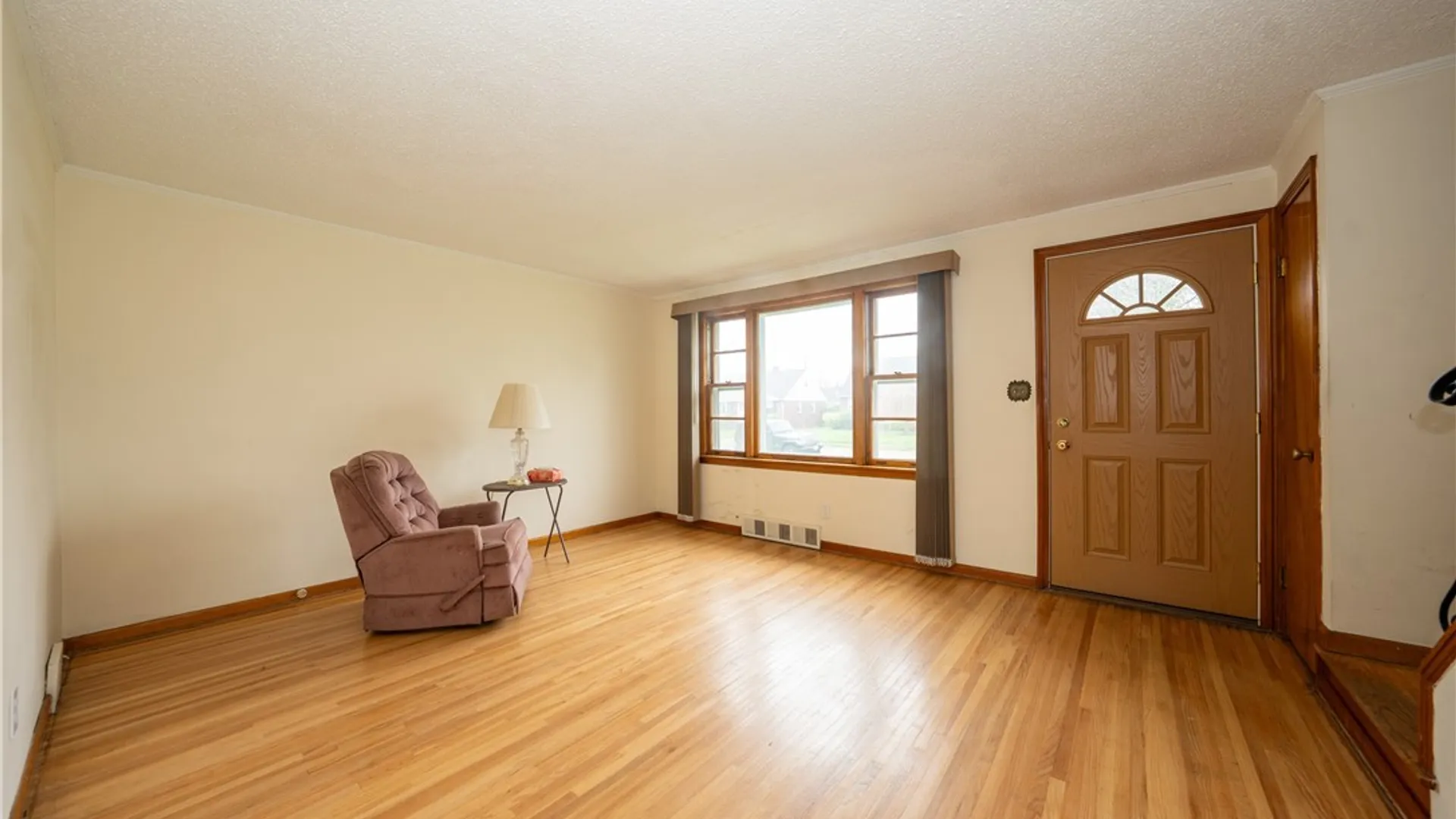 Property at 279 Pleasant Parkway, Cheektowaga, NY 14206 6