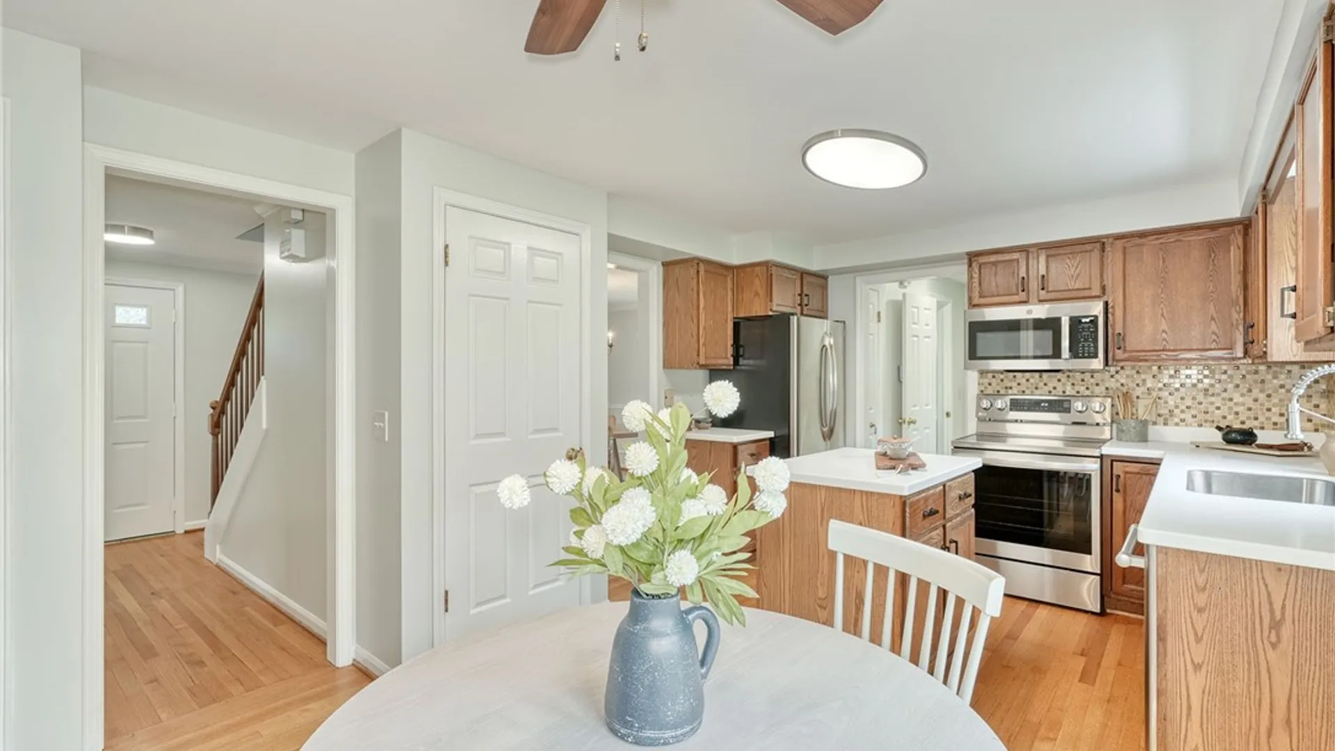 Property at 6 Hunters Pointe, Pittsford, NY 14534 18