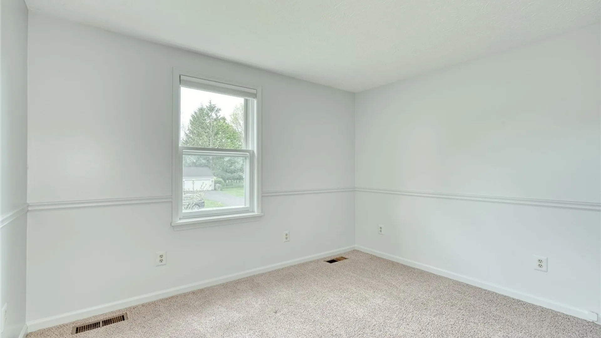 Property at 6 Hunters Pointe, Pittsford, NY 14534 34