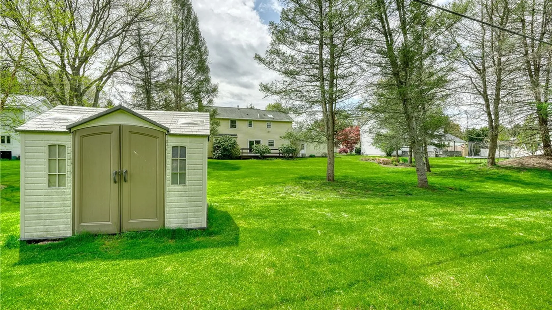 Property at 6 Hunters Pointe, Pittsford, NY 14534 41