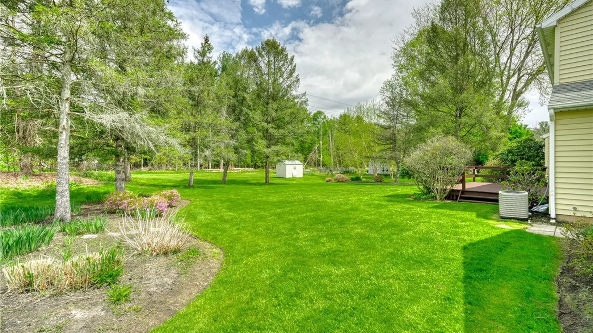 Property at 6 Hunters Pointe, Pittsford, NY 14534 46