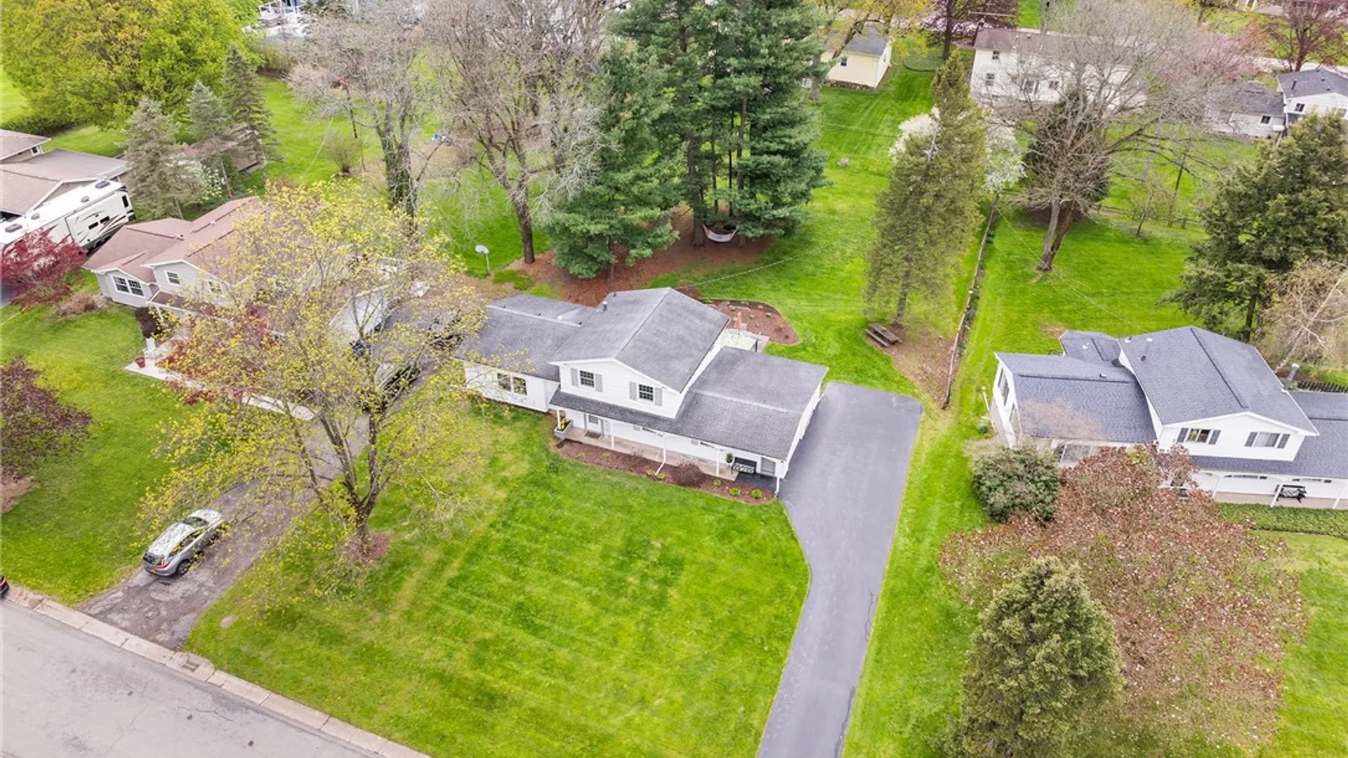 Property at 142 Wedgewood Drive, Penfield, NY 14526 5