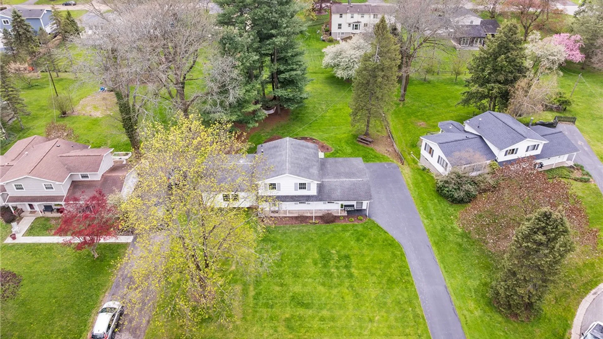 Property at 142 Wedgewood Drive, Penfield, NY 14526 6