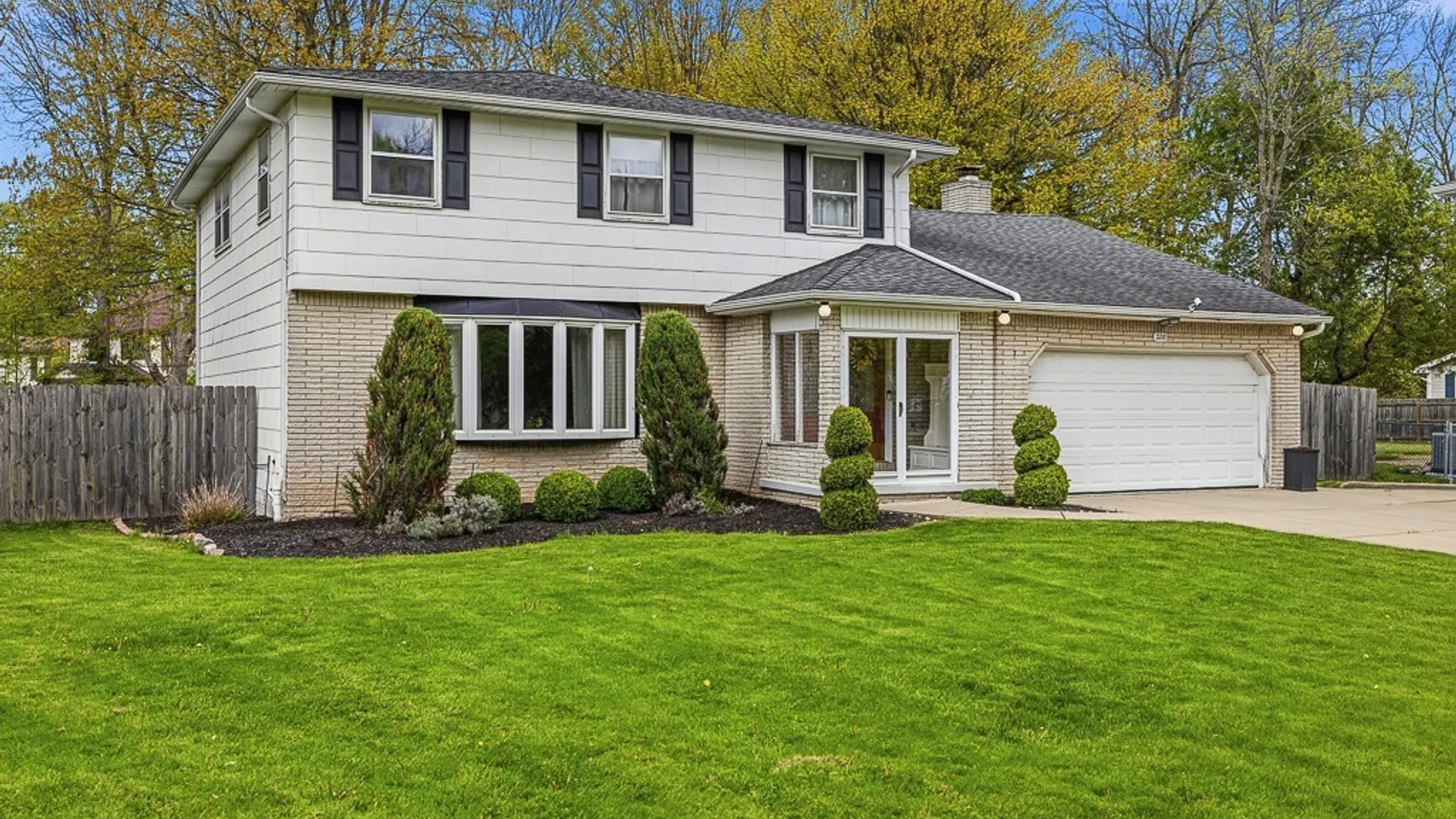 Property at 228 Countryside Lane, Amherst, NY 14221 2