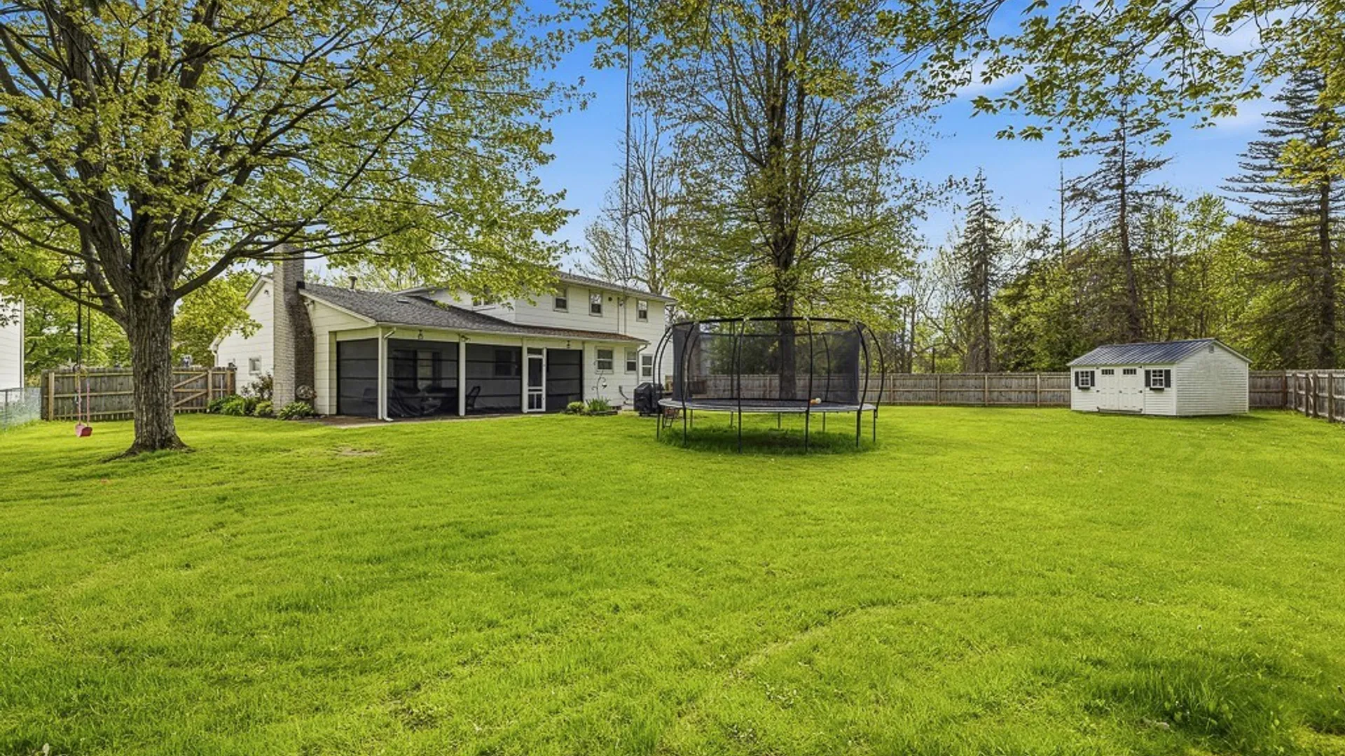 Property at 228 Countryside Lane, Amherst, NY 14221 3