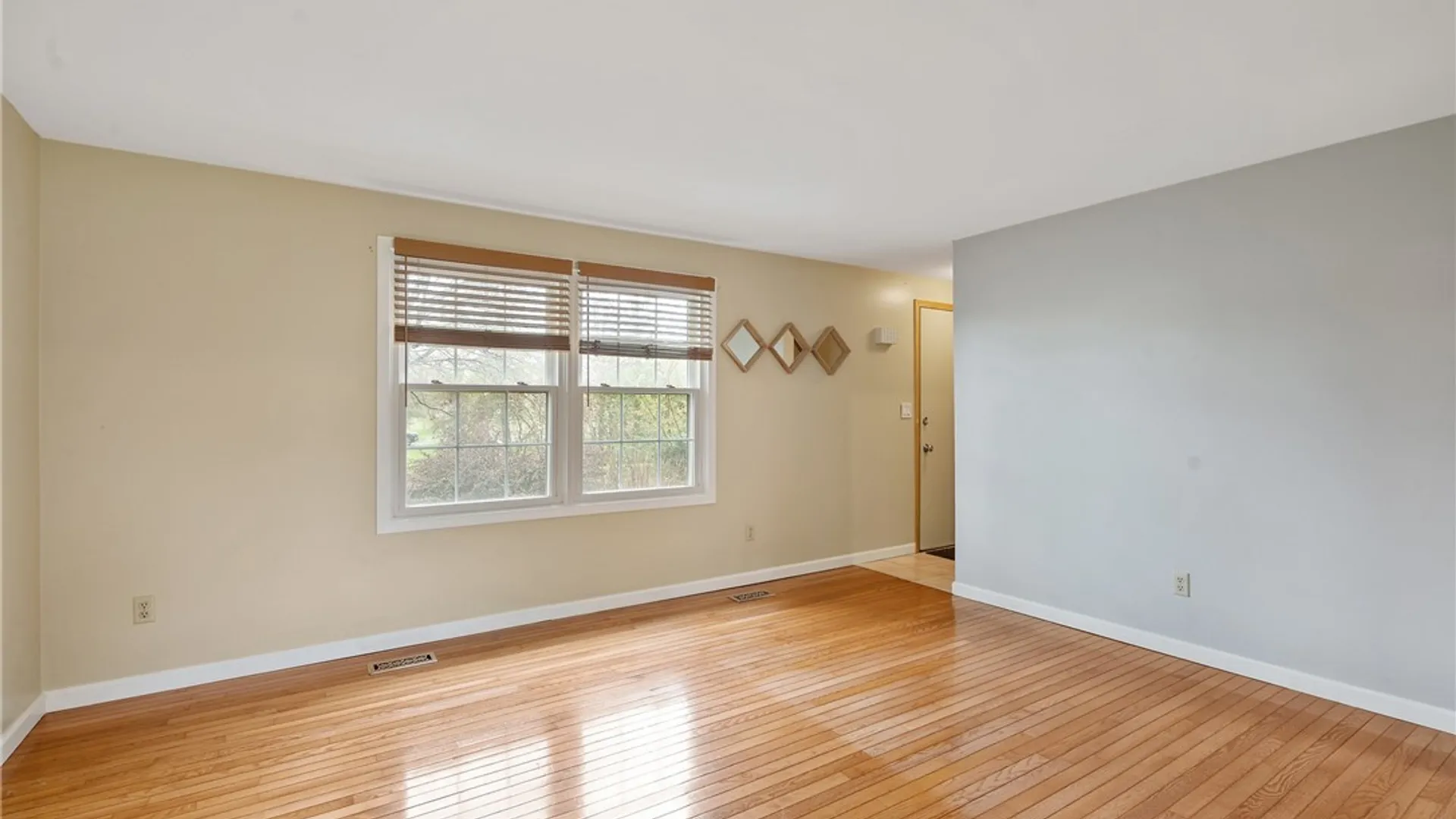 Property at 5997 Rita Lane, Cicero, NY 13039 5