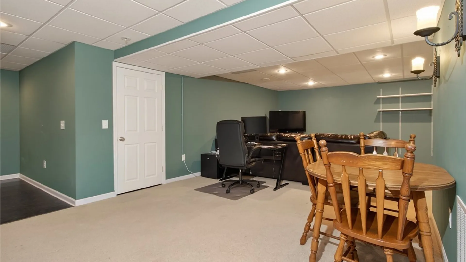Property at 1762 Schlegel Rd, Webster, NY 14580 37