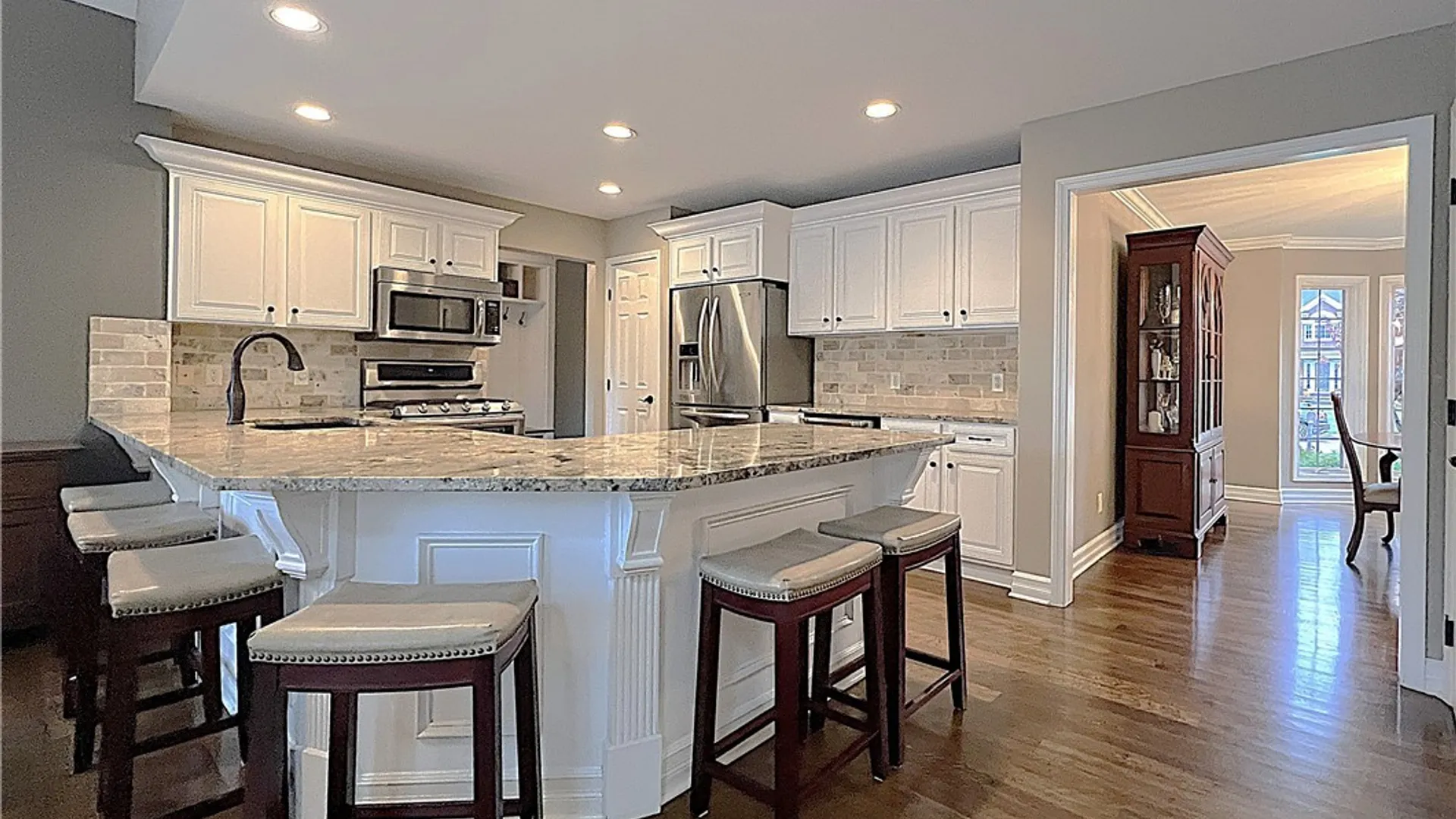 Property at 4059 Foxwood Lane, Clarence, NY 14221 11