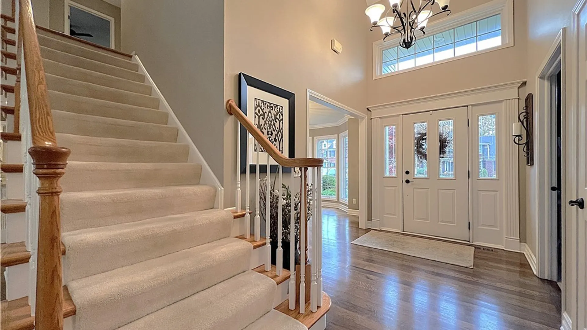 Property at 4059 Foxwood Lane, Clarence, NY 14221 3