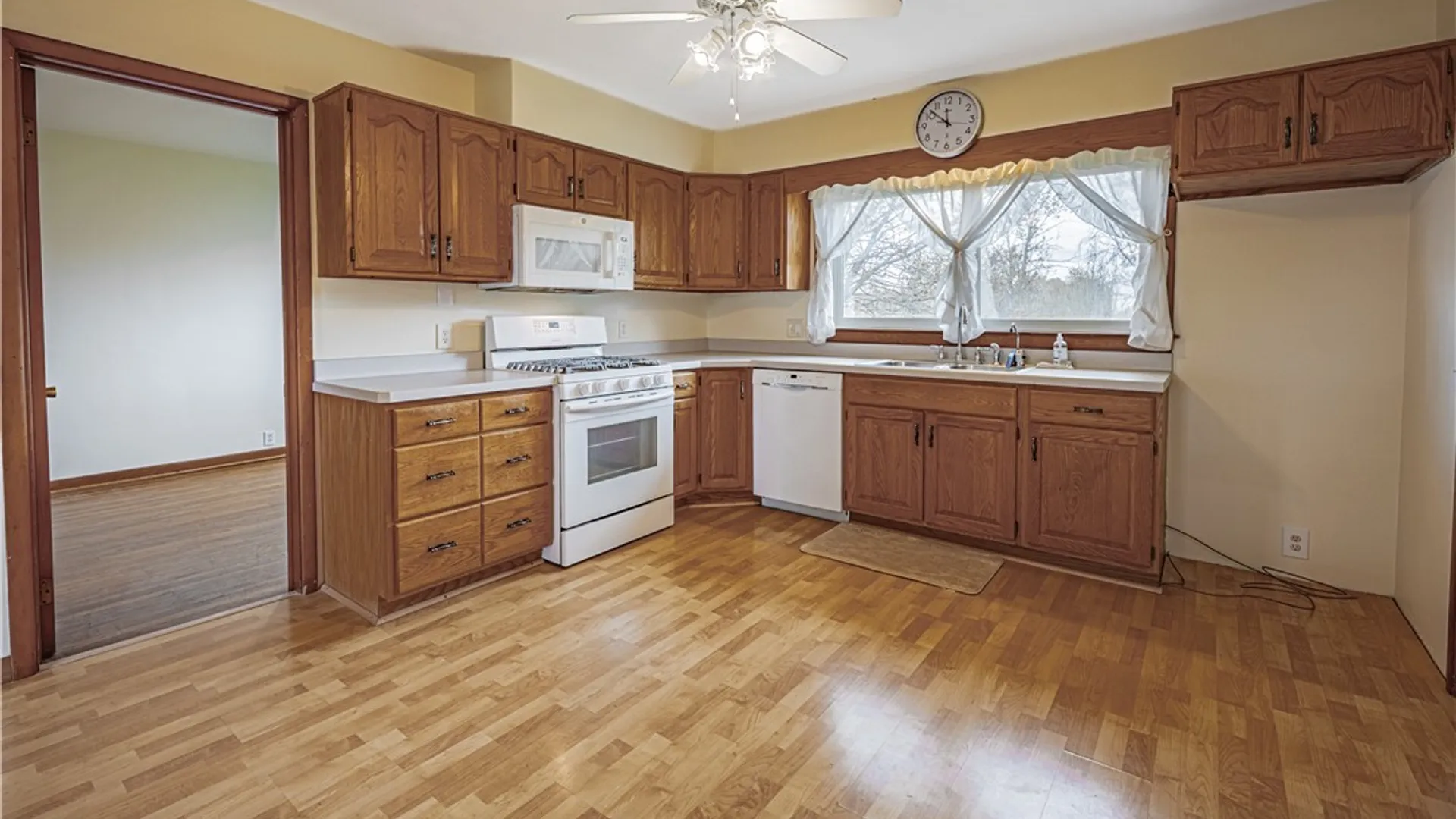 Property at 7964 Chestnut Ridge Road, Royalton, NY 14067 15