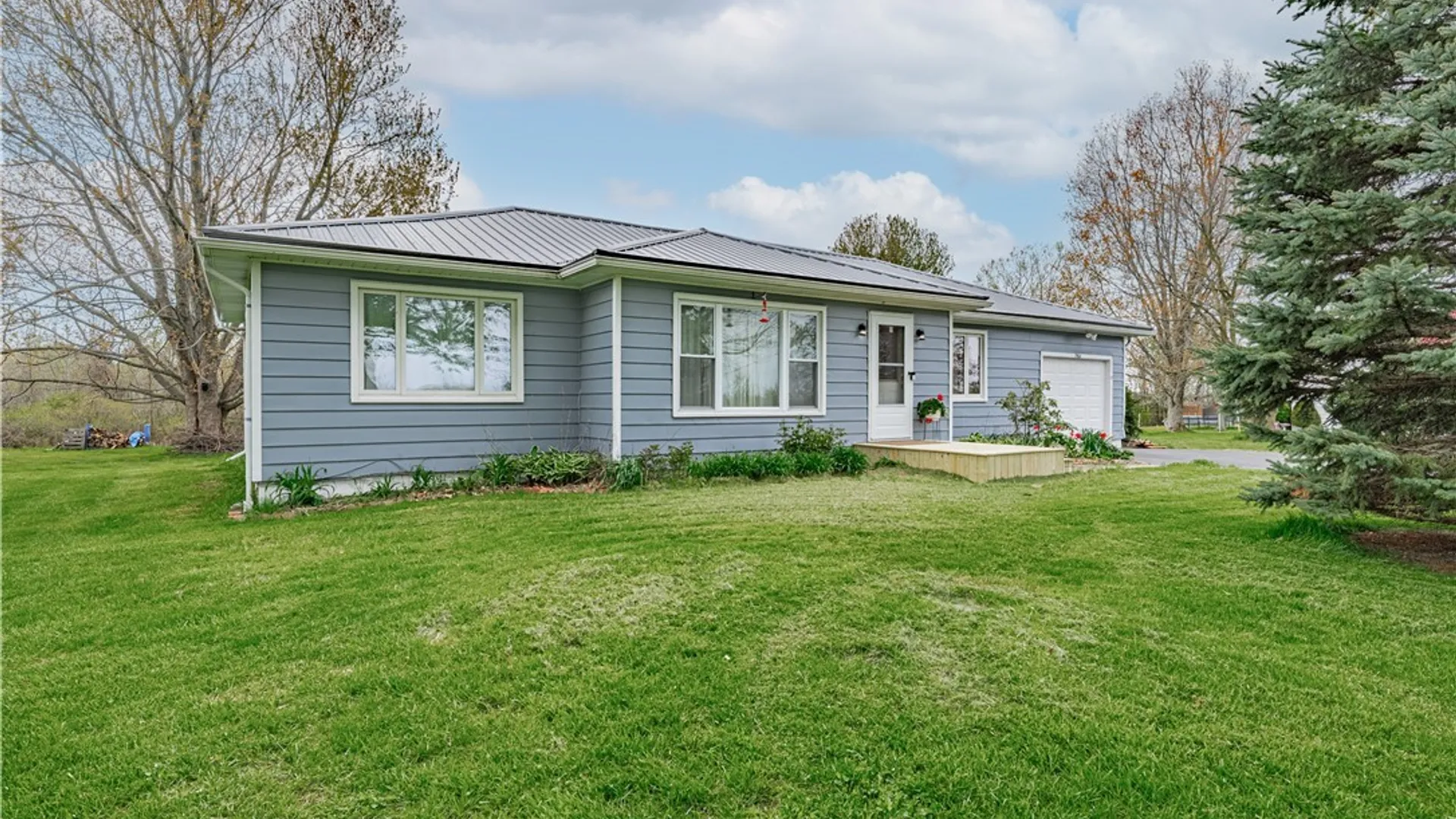 Property at 7964 Chestnut Ridge Road, Royalton, NY 14067 4