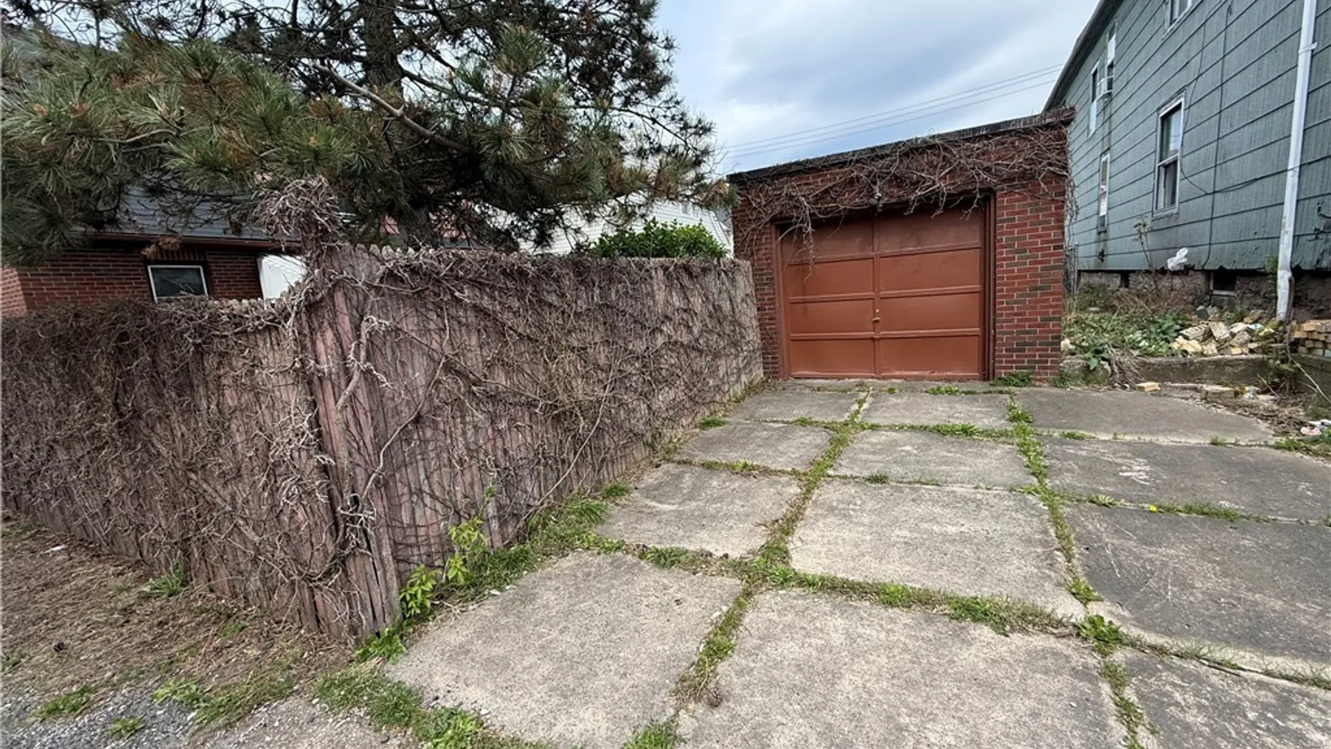 Property at 743 Spruce Avenue, Niagara Falls, NY 14301 35
