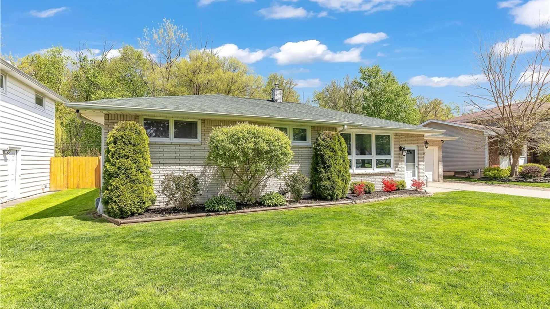 Property at 53 Burgundy Ter, Amherst, NY 14228 2