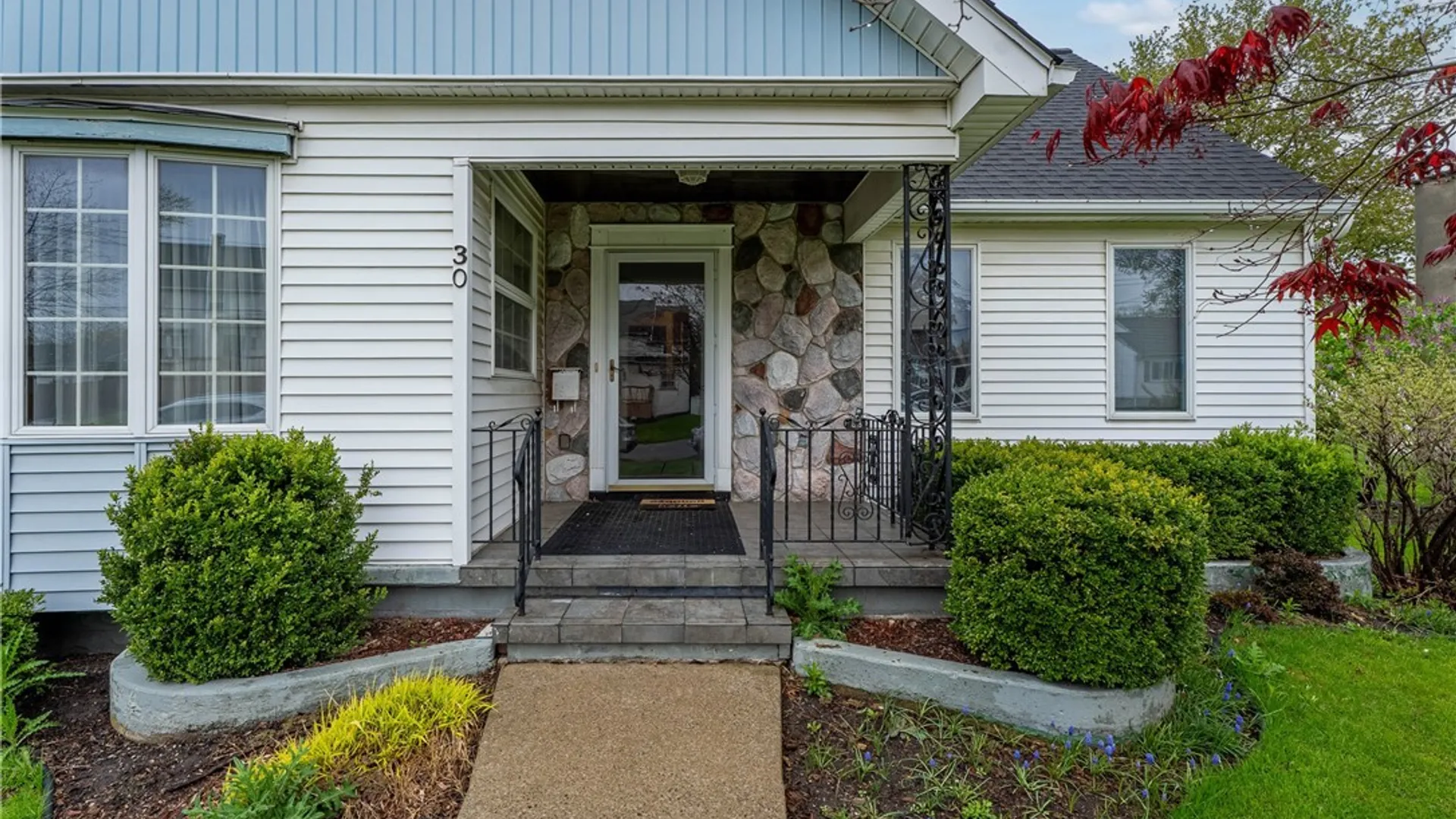Property at 30 Woodbine Avenue, West Seneca, NY 14224 3