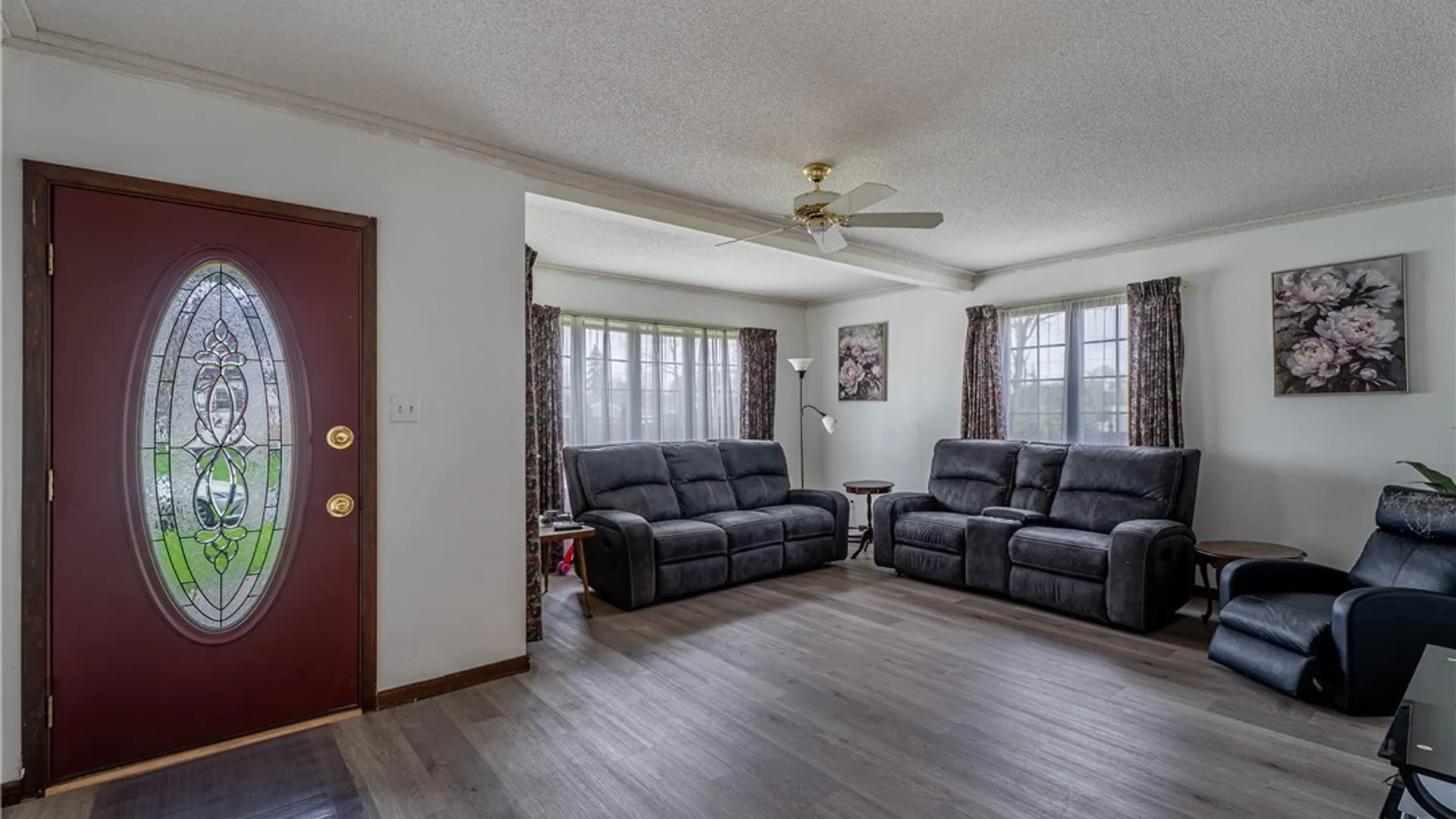 Property at 30 Woodbine Avenue, West Seneca, NY 14224 4