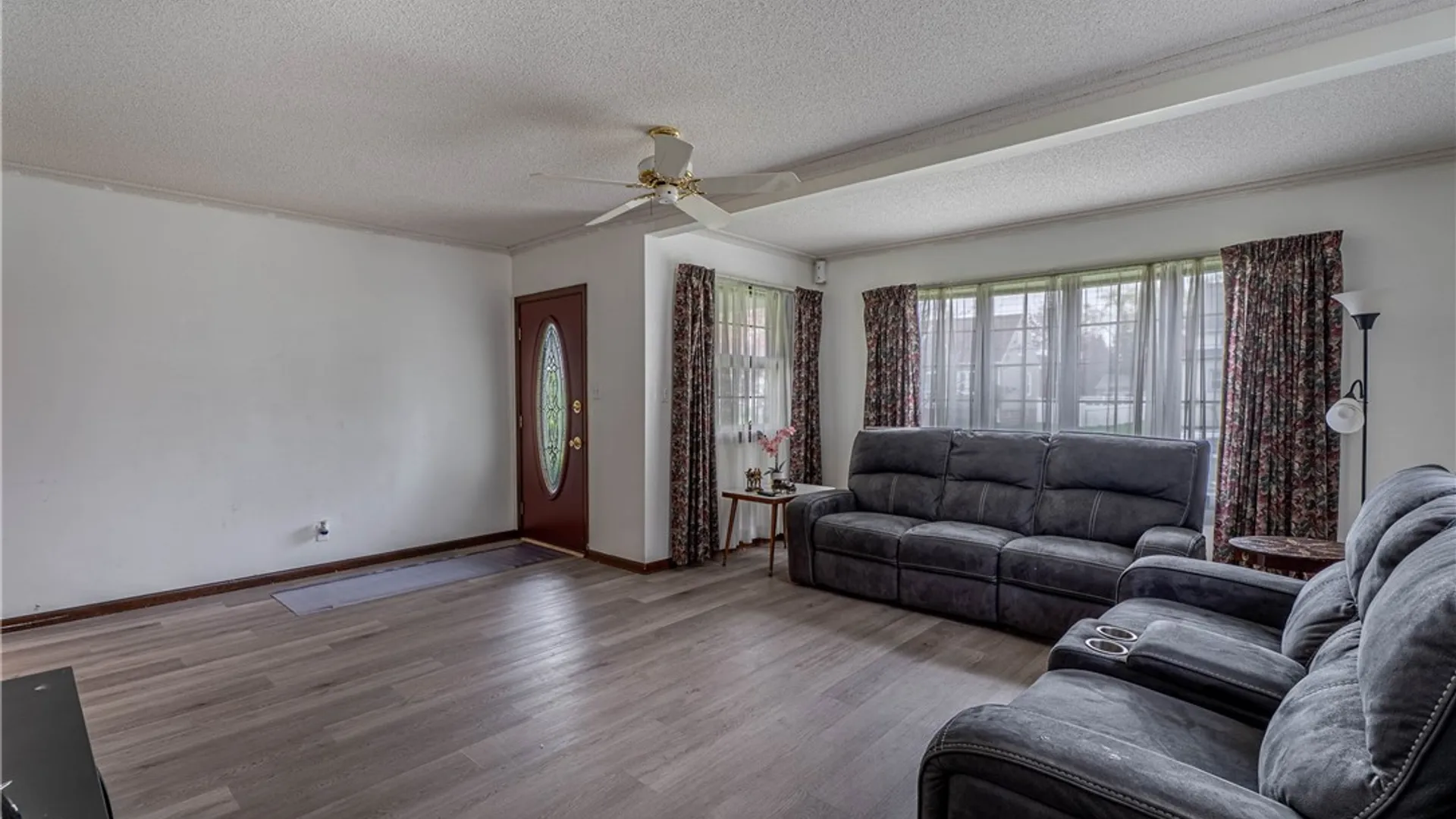 Property at 30 Woodbine Avenue, West Seneca, NY 14224 5