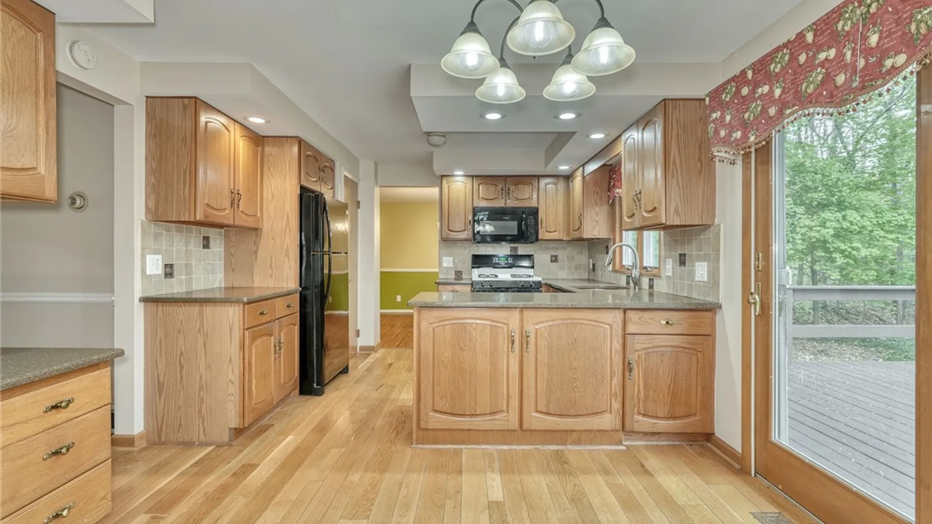 Property at 160 Courtly Circle, Greece, NY 14615 14