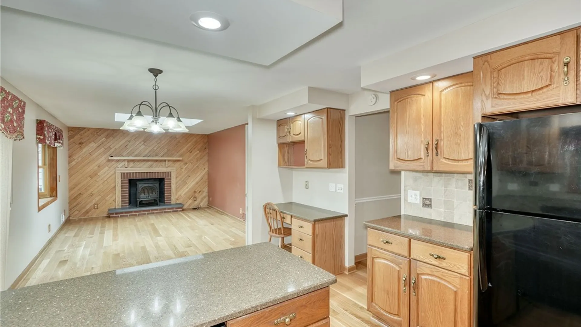 Property at 160 Courtly Circle, Greece, NY 14615 18