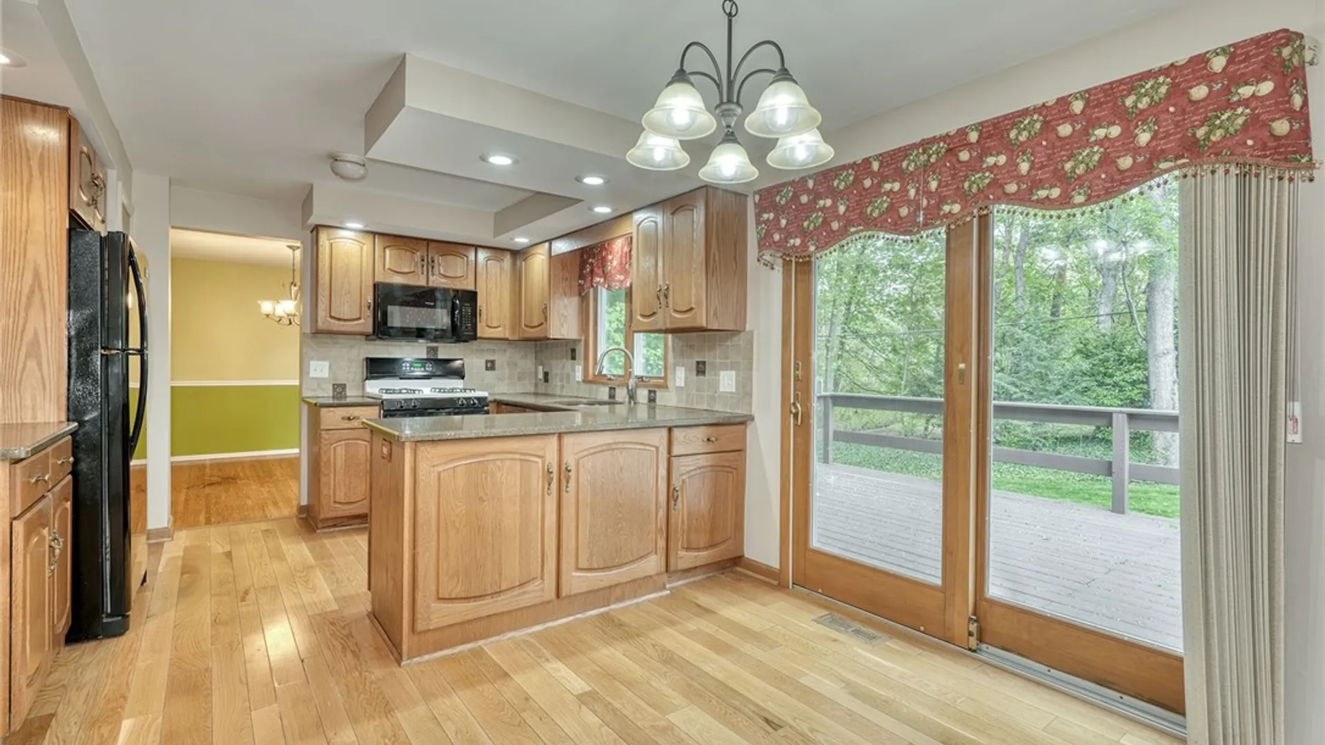 Property at 160 Courtly Circle, Greece, NY 14615 2