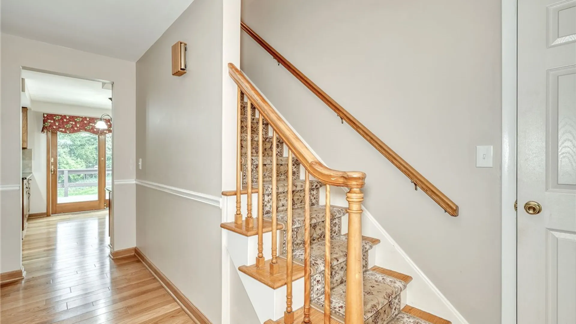 Property at 160 Courtly Circle, Greece, NY 14615 20