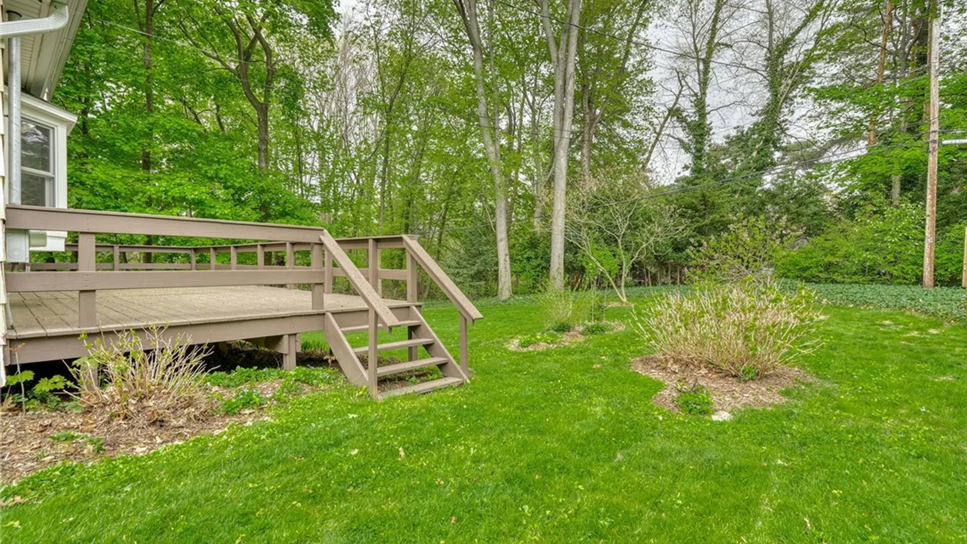 Property at 160 Courtly Circle, Greece, NY 14615 33