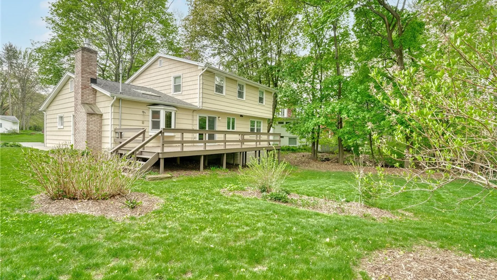 Property at 160 Courtly Circle, Greece, NY 14615 37