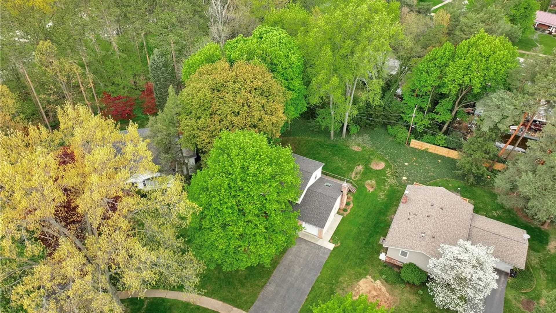 Property at 160 Courtly Circle, Greece, NY 14615 38