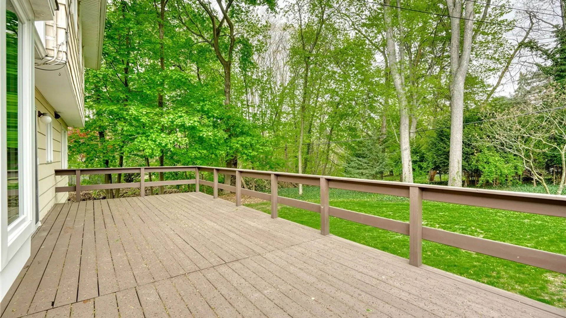 Property at 160 Courtly Circle, Greece, NY 14615 4