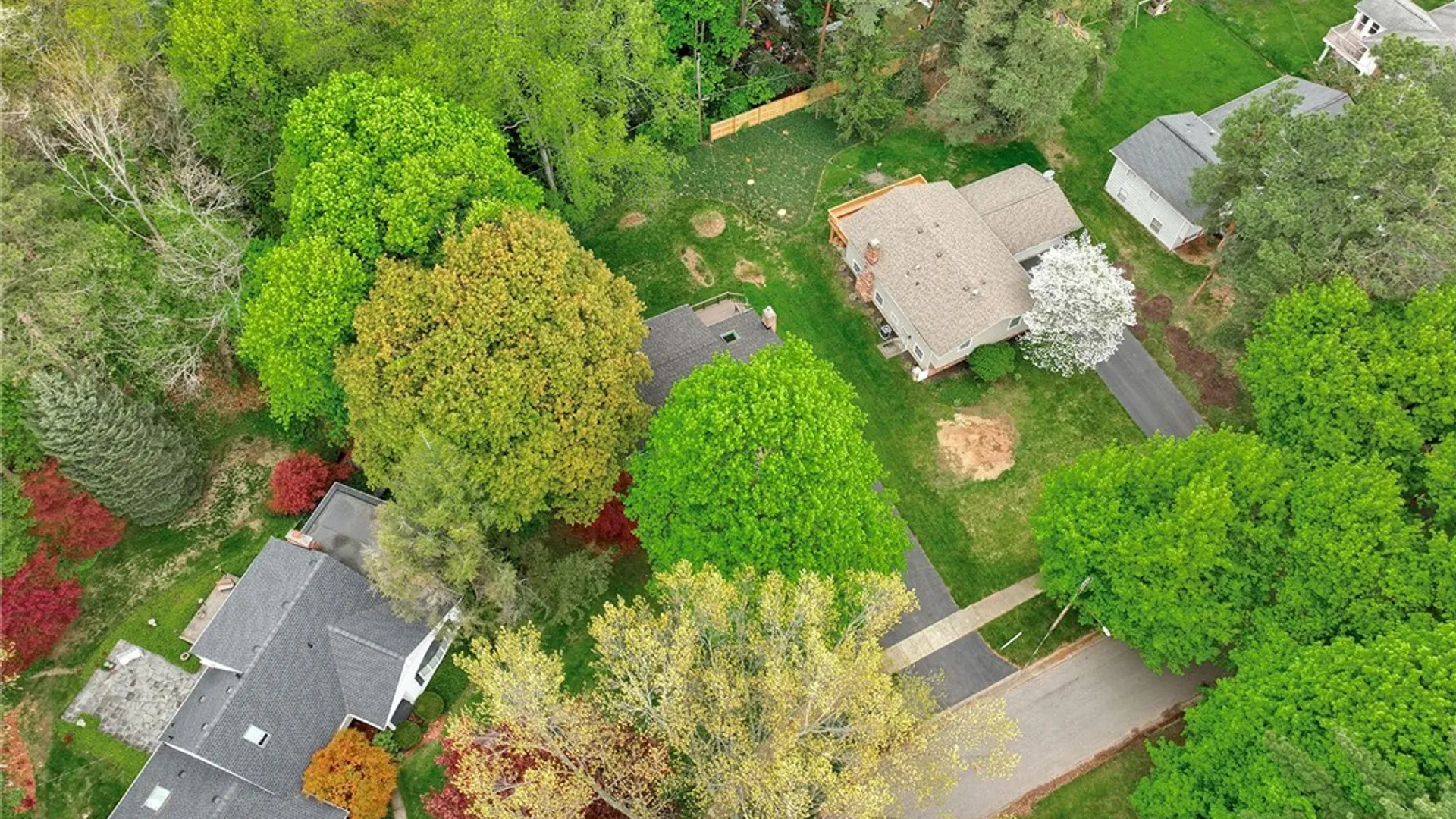 Property at 160 Courtly Circle, Greece, NY 14615 41