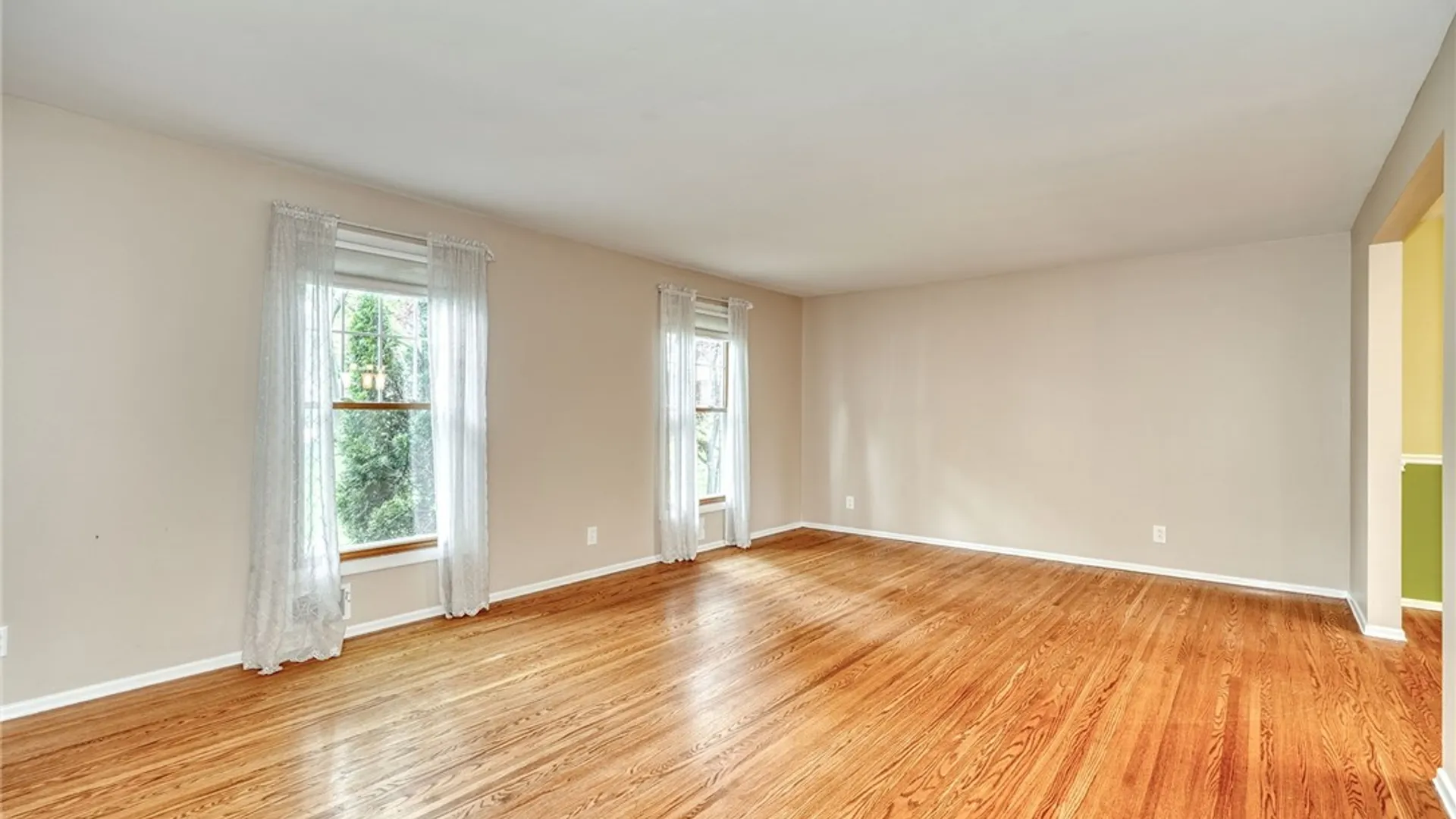 Property at 160 Courtly Circle, Greece, NY 14615 9