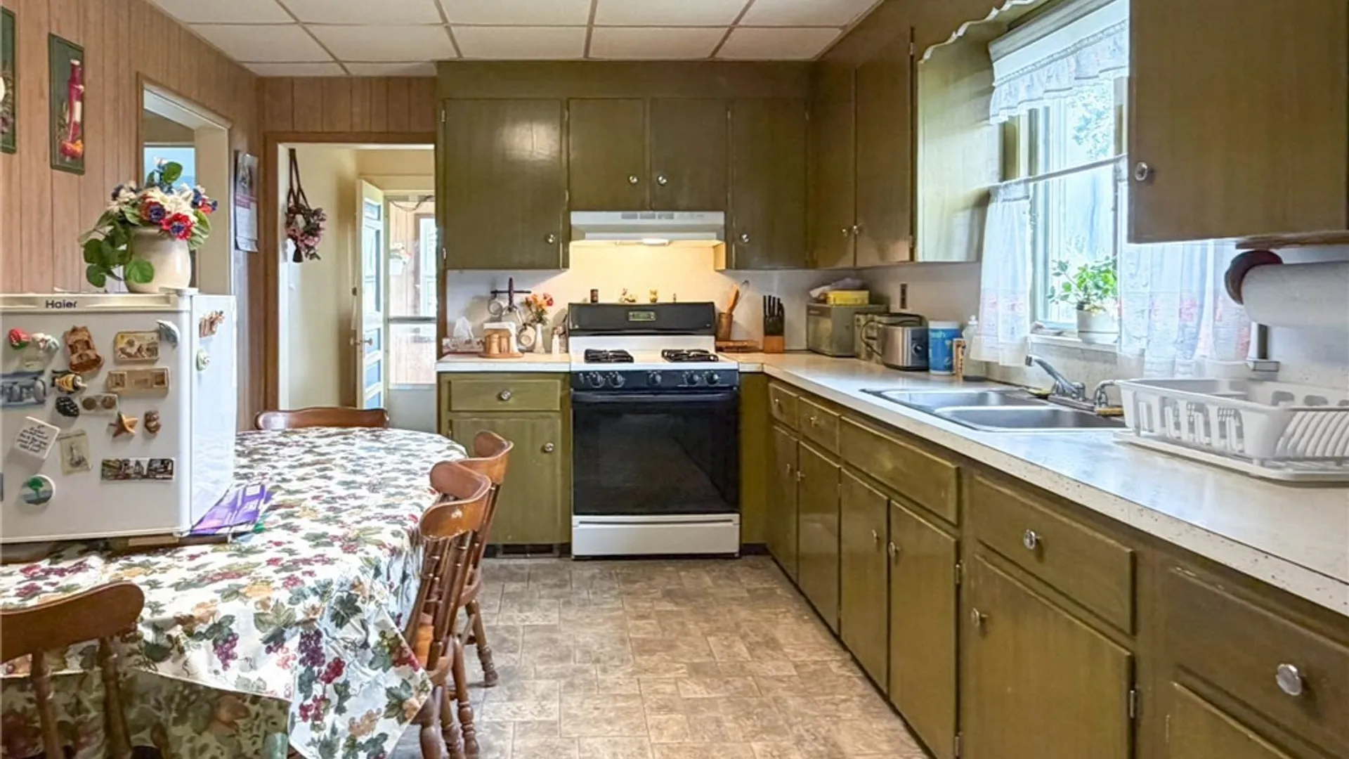Property at 1162 Hammond Avenue, Utica, NY 13501 12