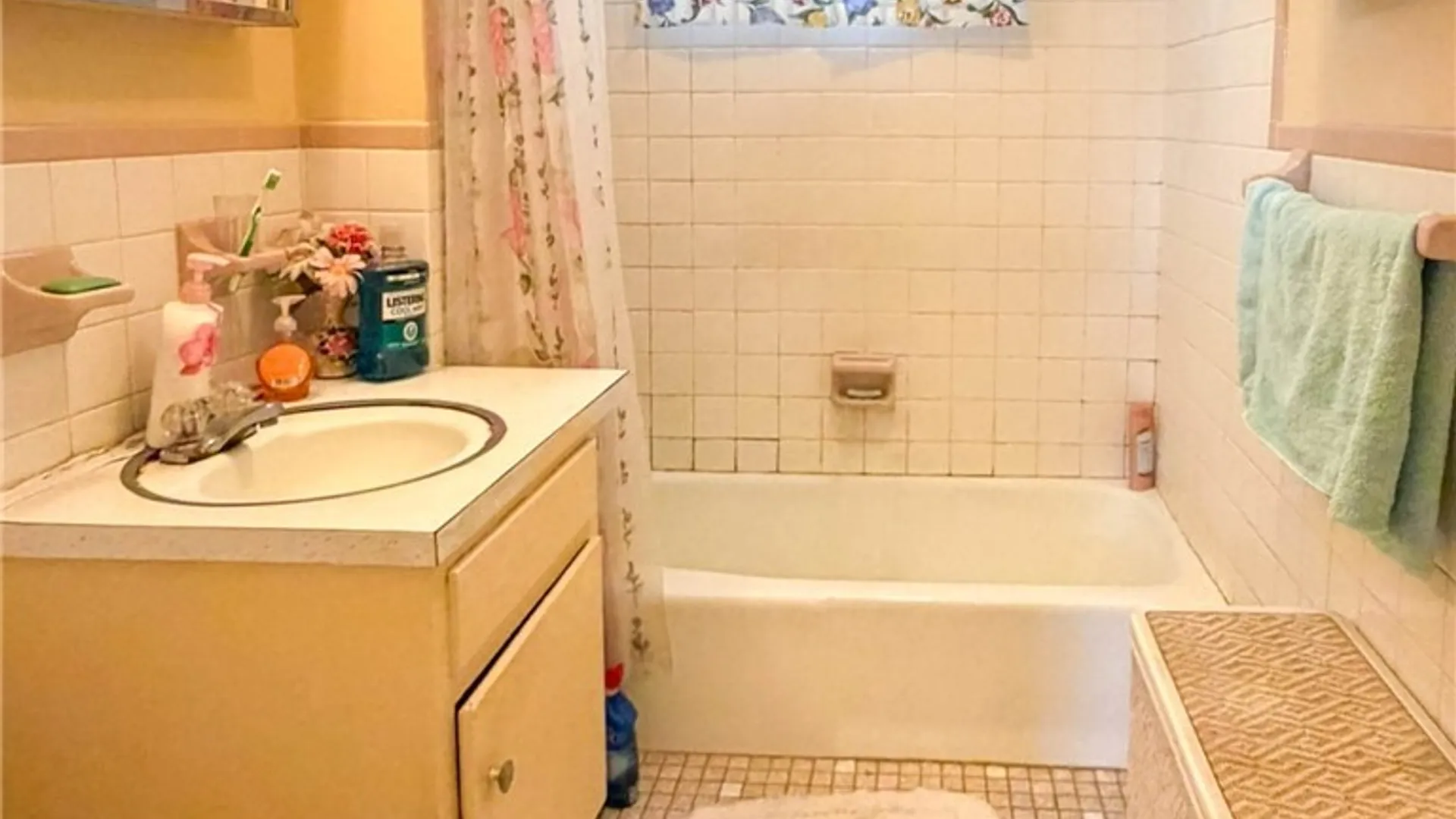 Property at 1162 Hammond Avenue, Utica, NY 13501 16