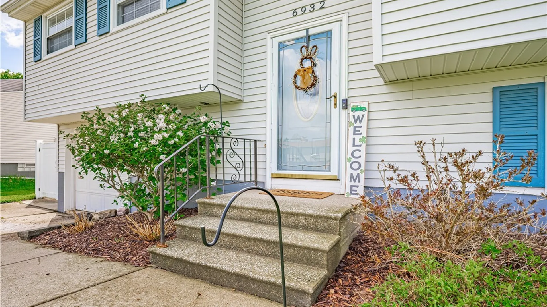 Property at 6932 Academy Lane, Lockport Town, NY 14094 3