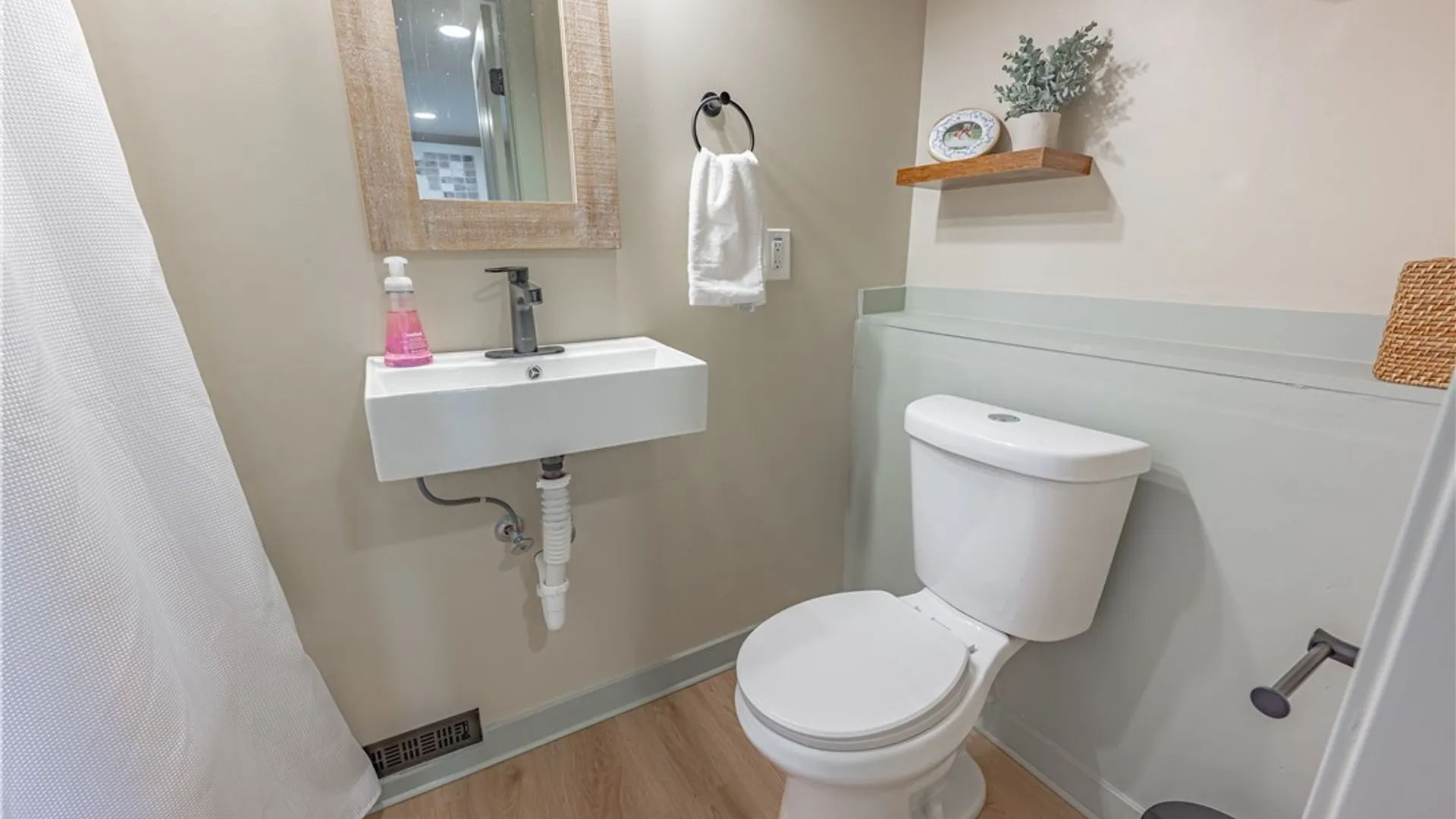Property at 6932 Academy Lane, Lockport Town, NY 14094 36