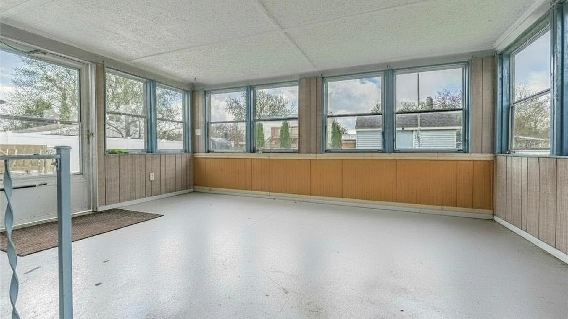 Property at 6932 Academy Lane, Lockport Town, NY 14094 41